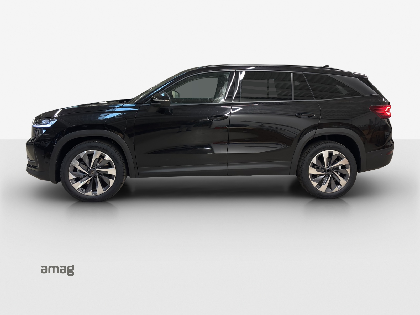 SKODA Kodiaq Dynamic 2.0TSI 204PS 7DSG 4x4-showroom-element-1