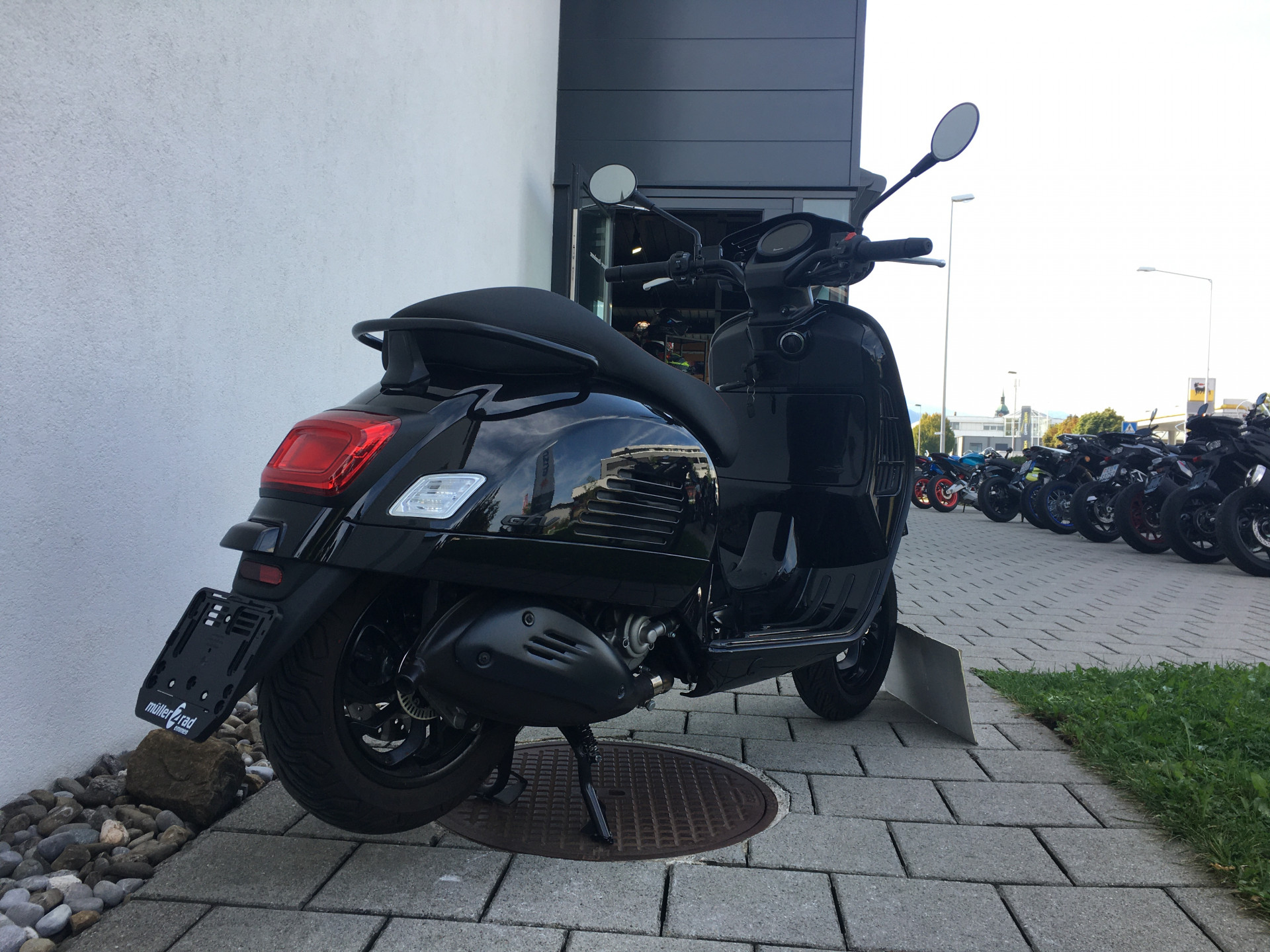 PIAGGIO Vespa GTV 300 HPE-image-1
