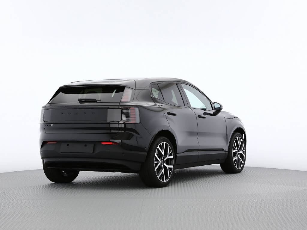 VOLVO EX 30 P8 Ultra Black Edition AWD-image-12