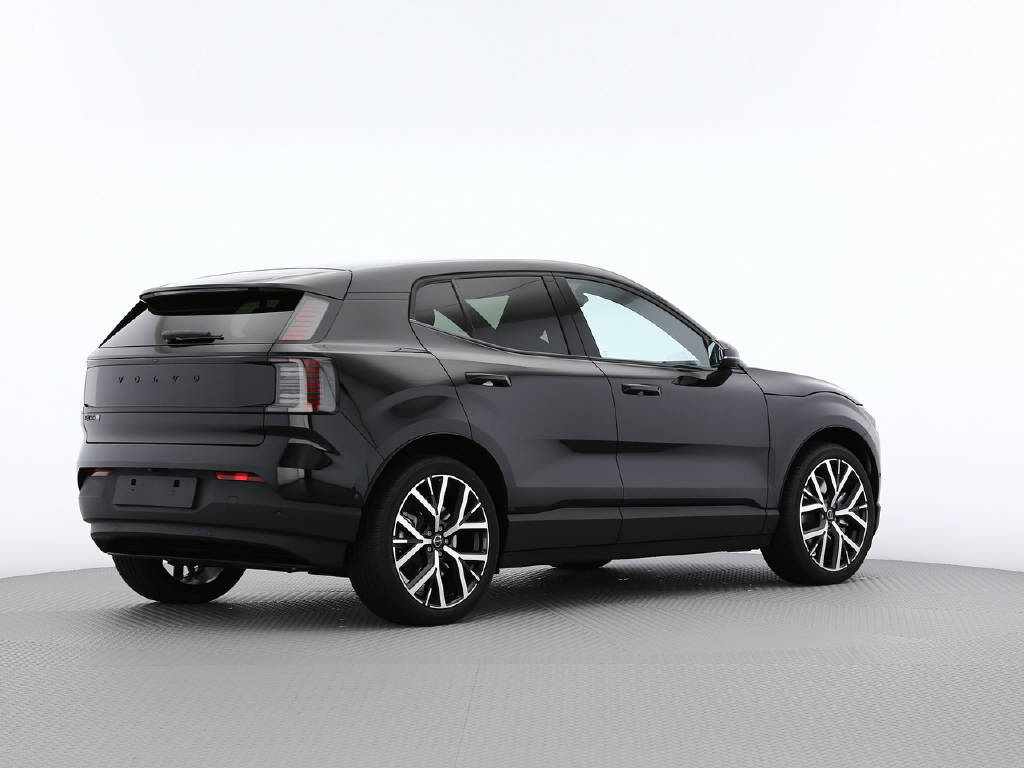 VOLVO EX 30 P8 Ultra Black Edition AWD-image-13