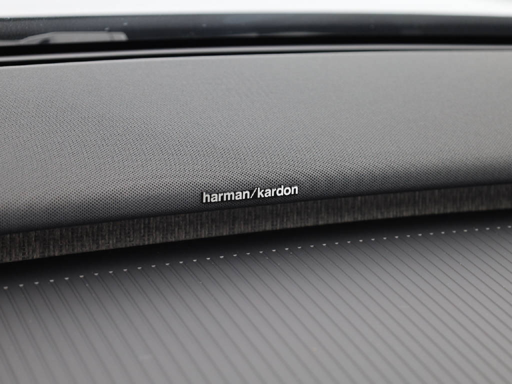 VOLVO EX 30 P8 Ultra Black Edition AWD-image-5