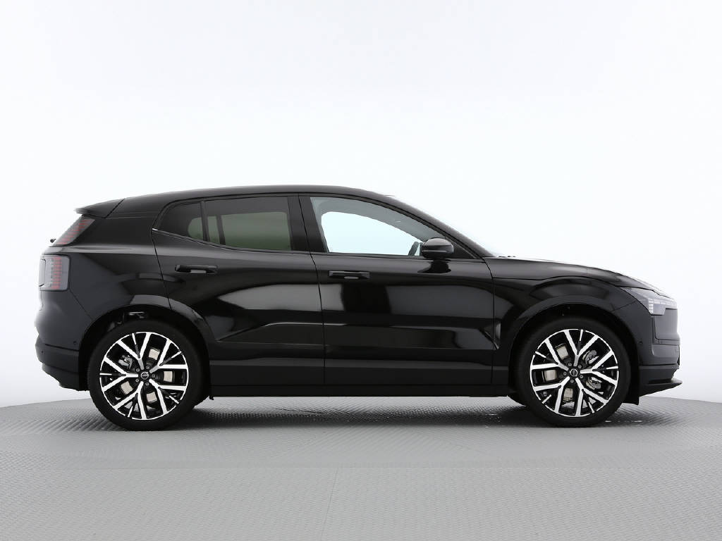 VOLVO EX 30 P8 Ultra Black Edition AWD-image-15
