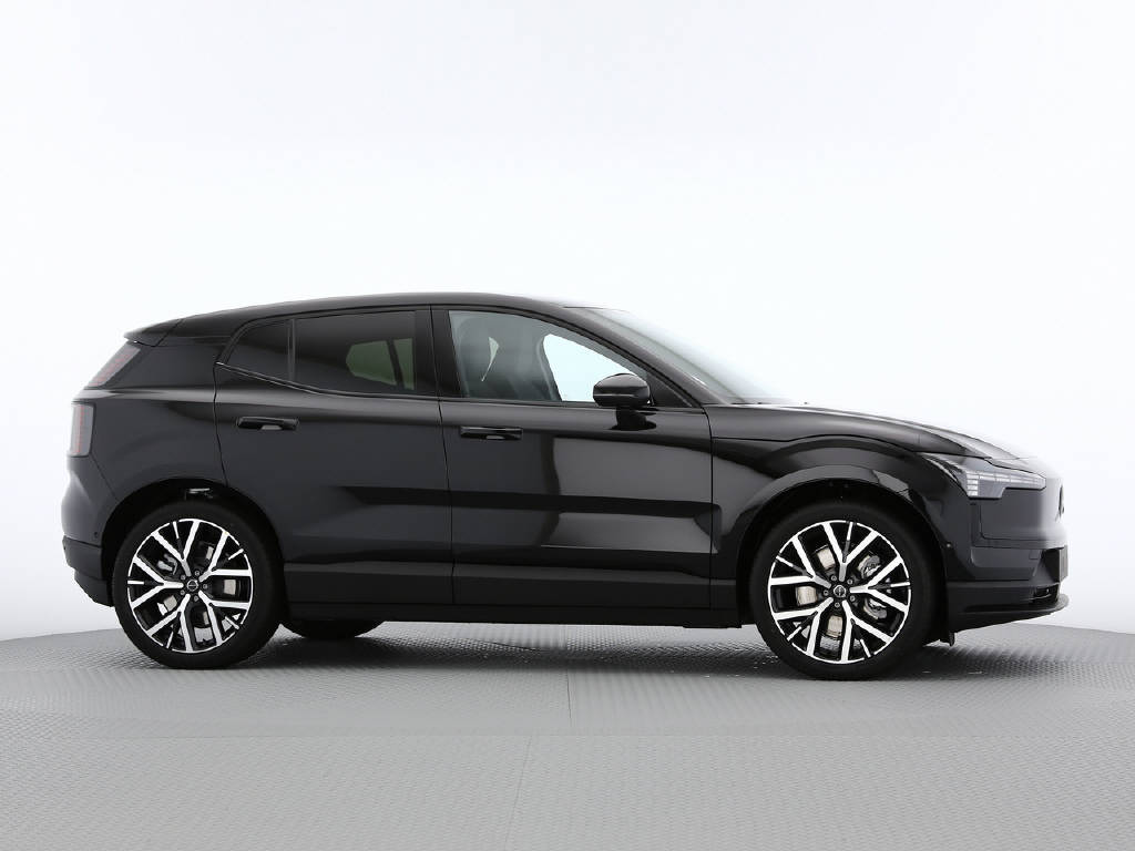 VOLVO EX 30 P8 Ultra Black Edition AWD-image-16