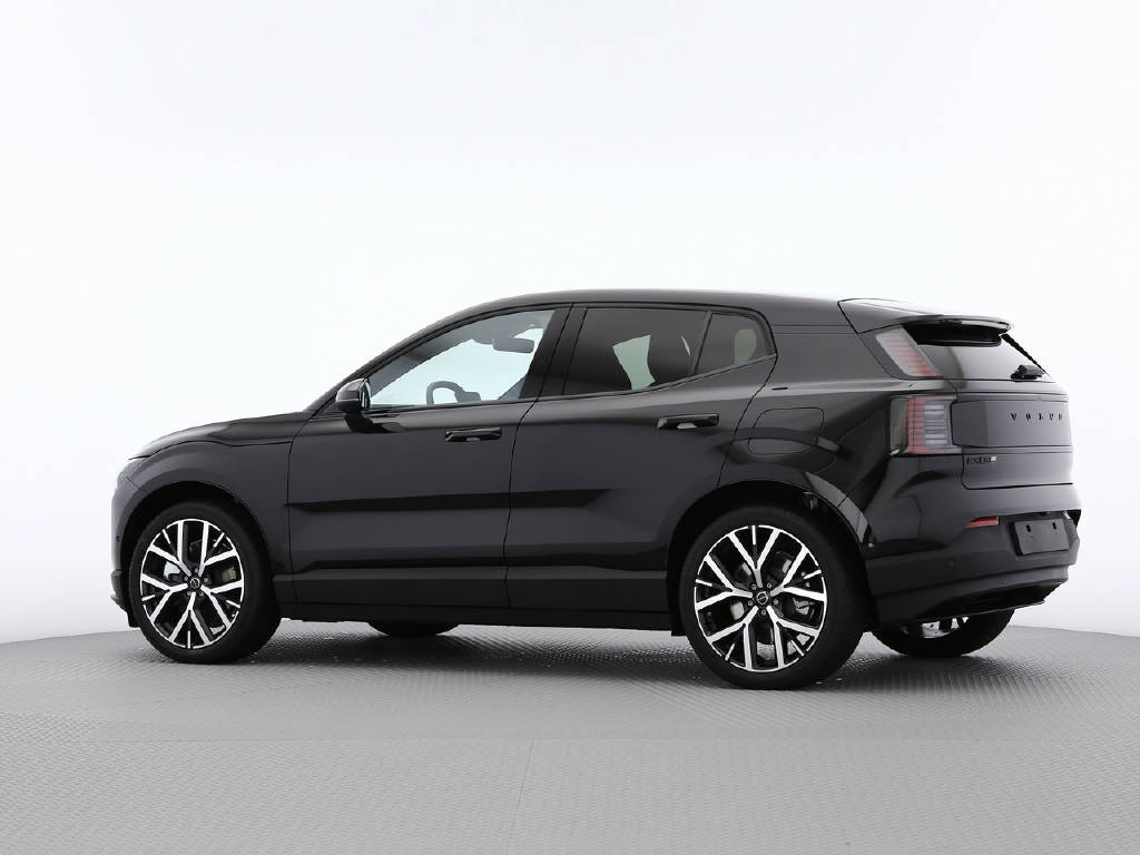 VOLVO EX 30 P8 Ultra Black Edition AWD-image-22
