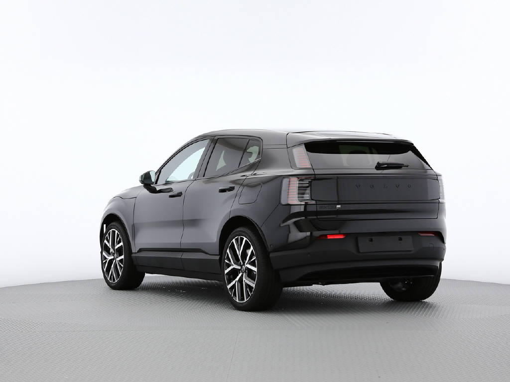 VOLVO EX 30 P8 Ultra Black Edition AWD-image-23