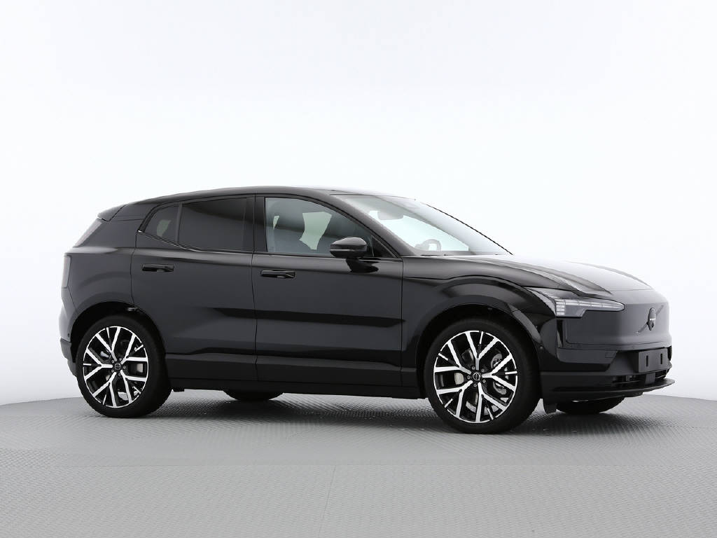 VOLVO EX 30 P8 Ultra Black Edition AWD-image-17
