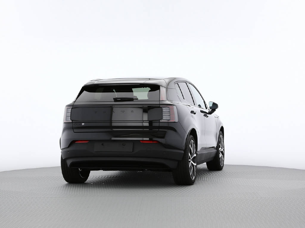 VOLVO EX 30 P8 Ultra Black Edition AWD-image-11