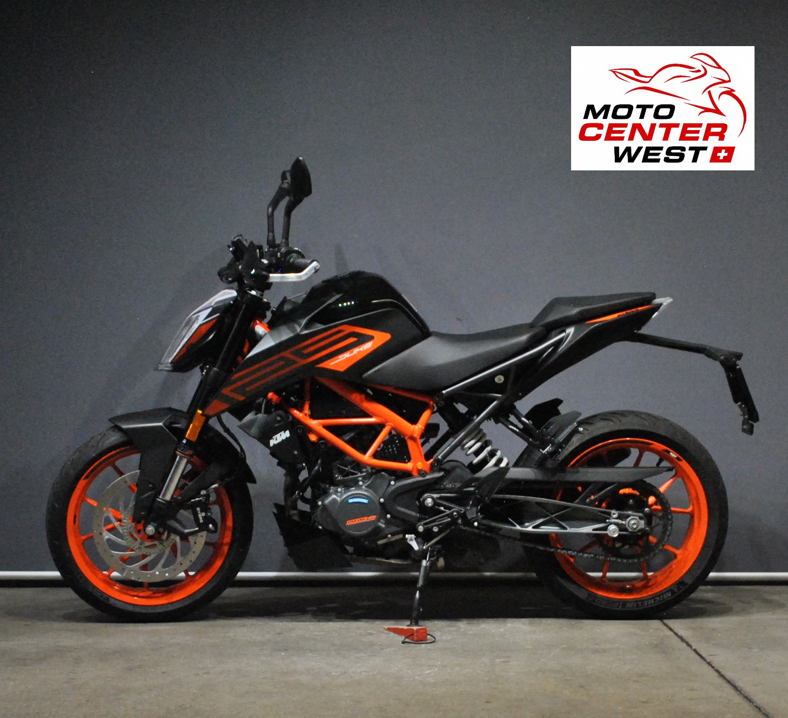 KTM 125 Duke-image-2