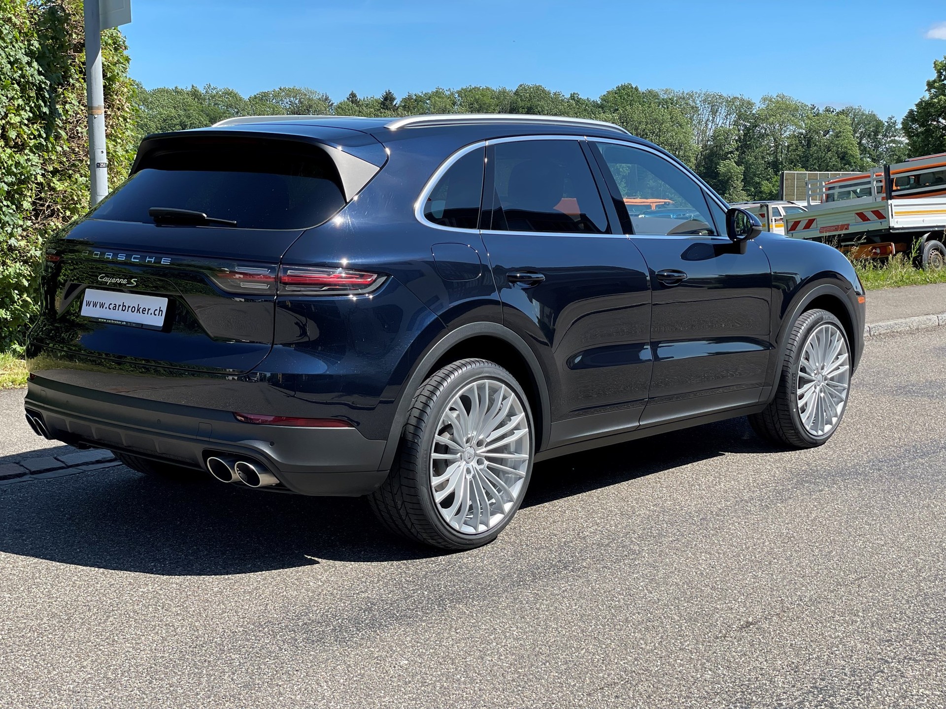 PORSCHE Cayenne S-image-3