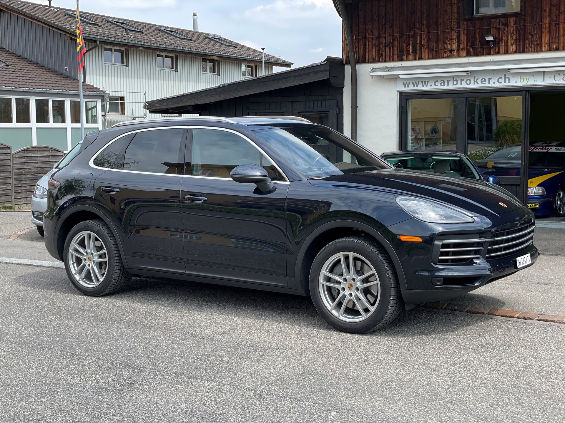 PORSCHE Cayenne S-image-8