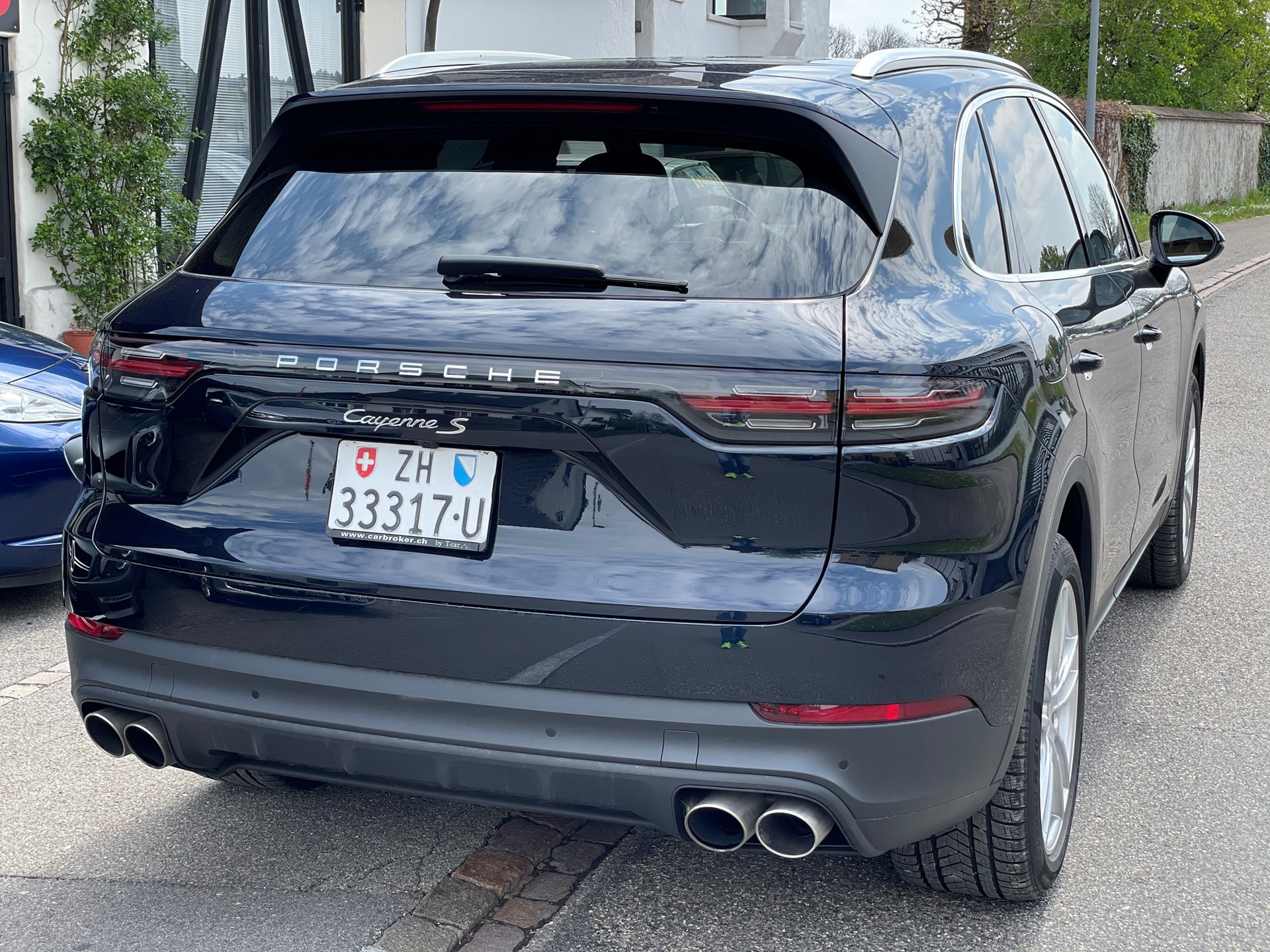 PORSCHE Cayenne S-image-10