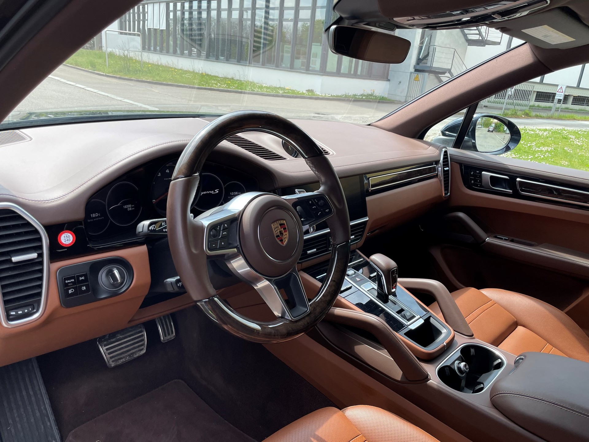 PORSCHE Cayenne S-image-12