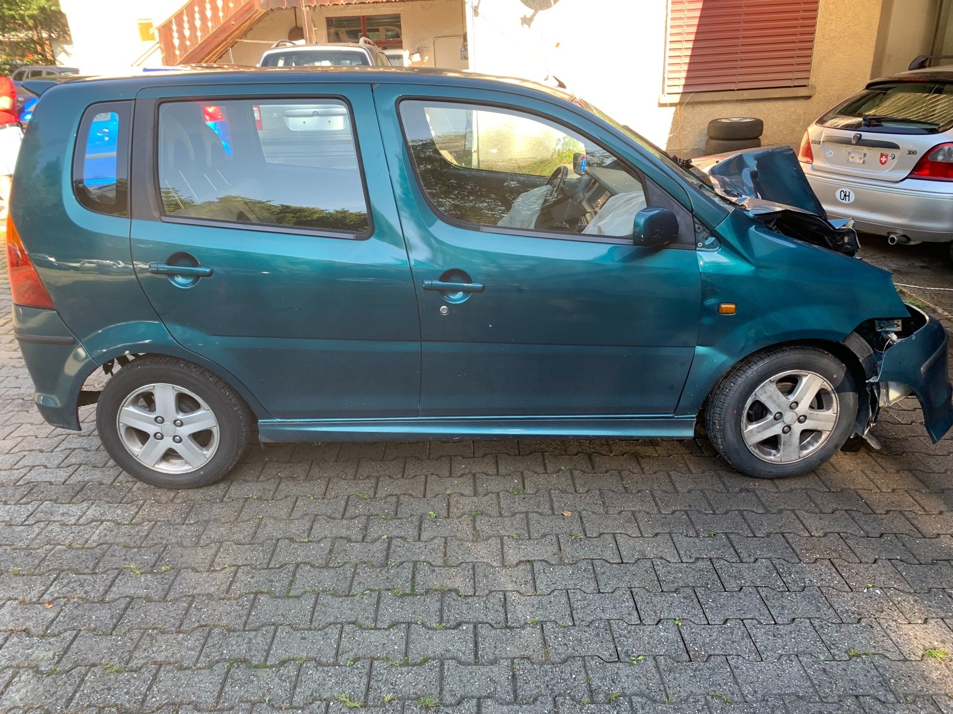DAIHATSU YRV 1.3i 16V 4x4 FIXPREIS-image-8