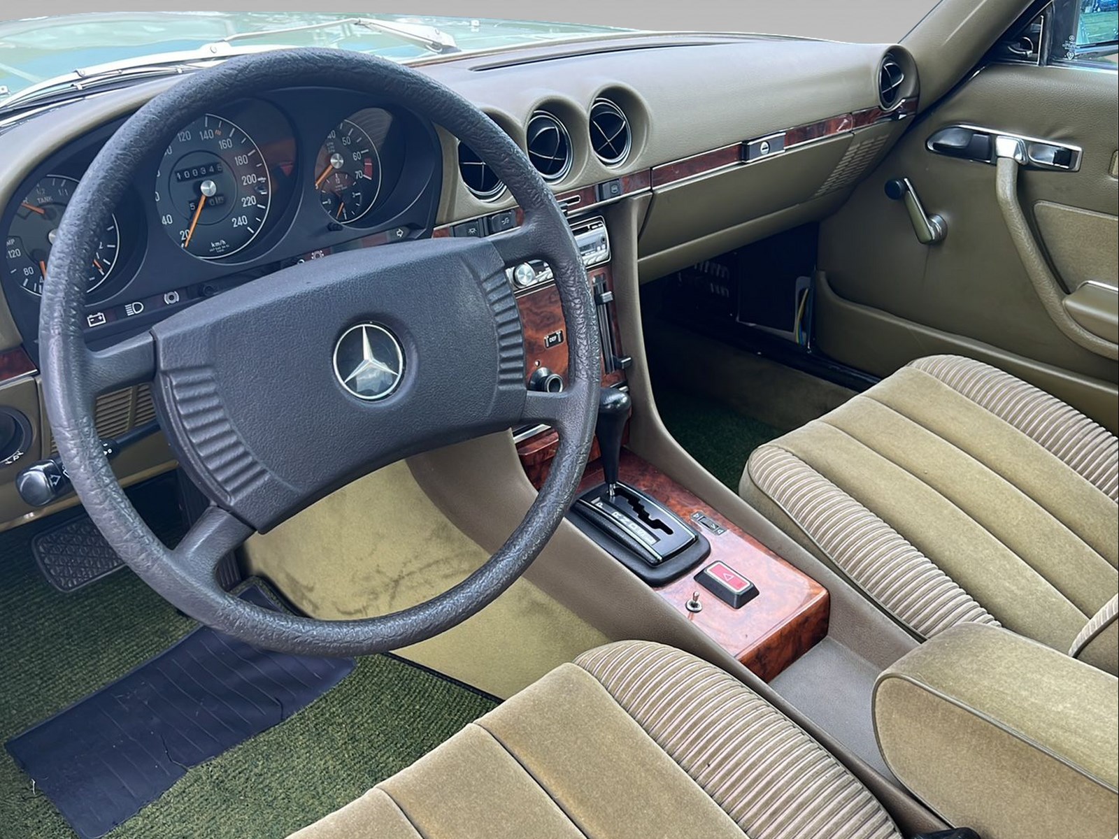 MERCEDES-BENZ SLC 350 coupé-image-12