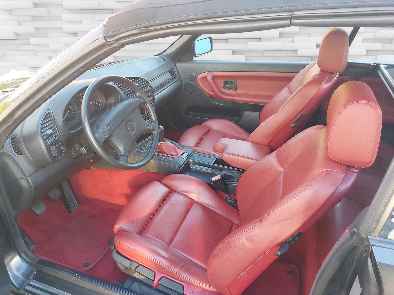 BMW 325i Cabrio-image-13