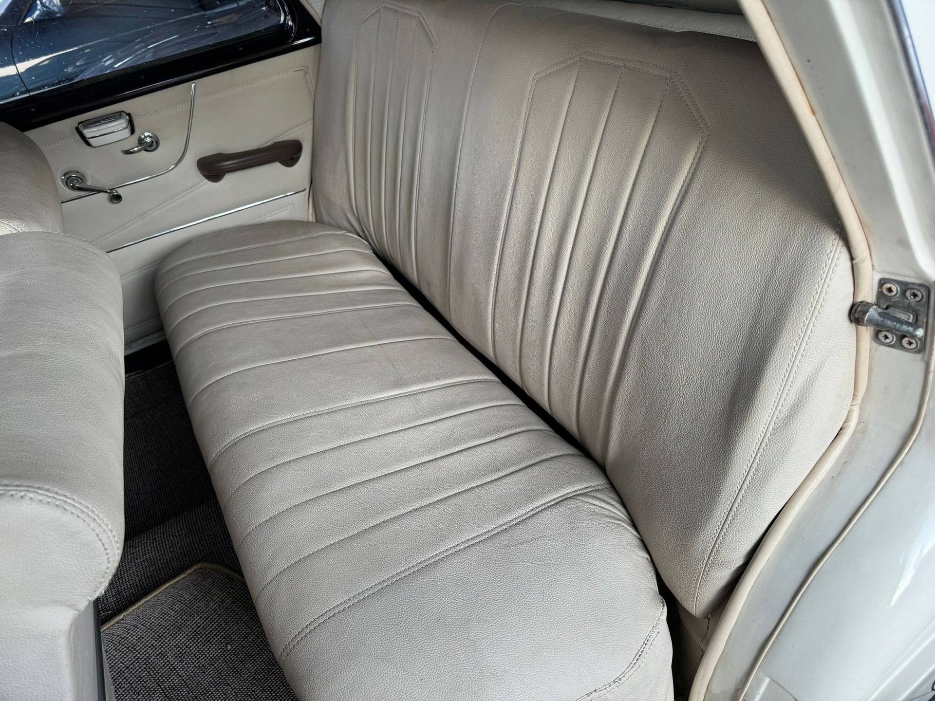 MERCEDES-BENZ 180 D ***13.20 vorhanden***-image-8