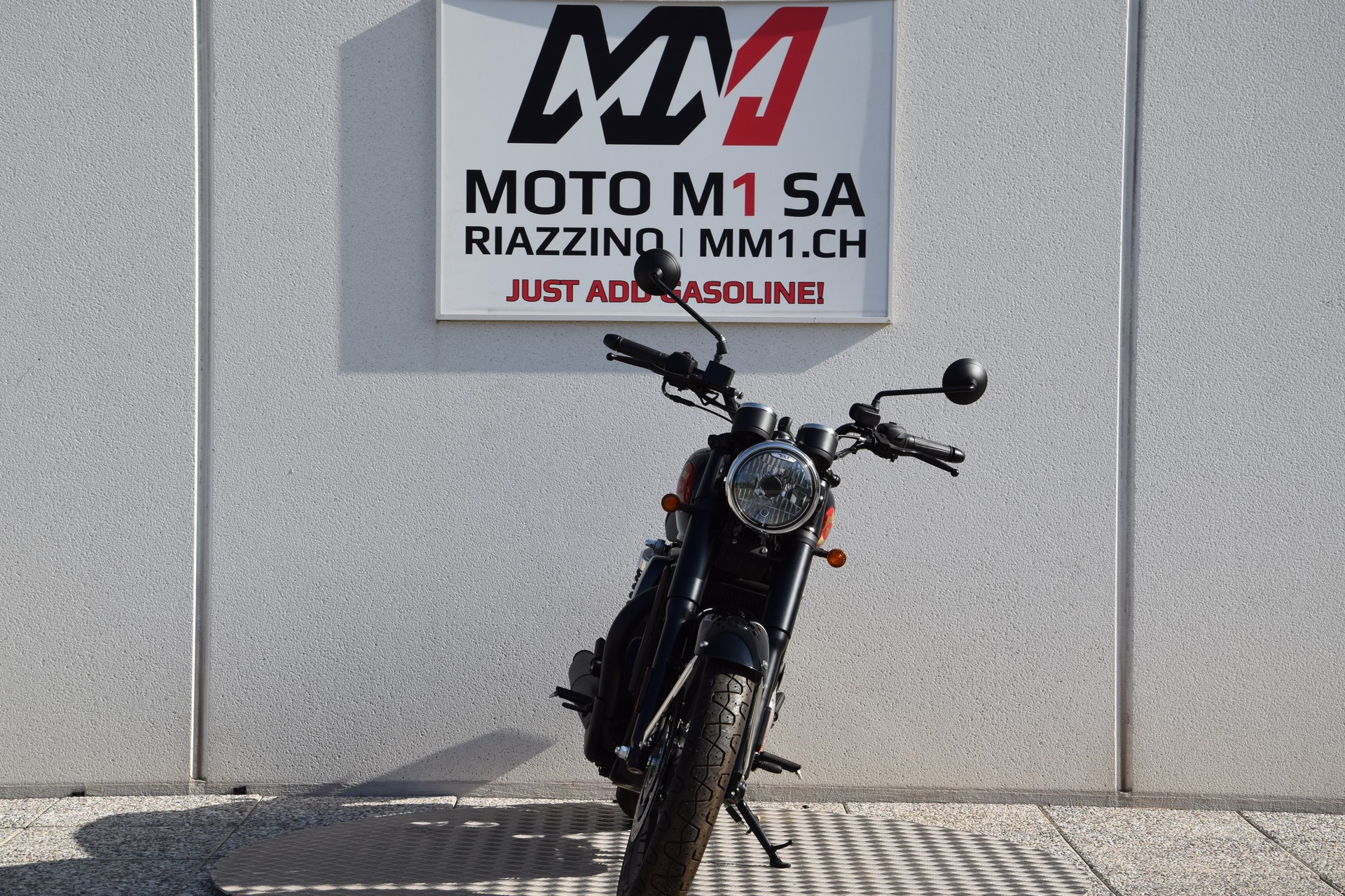 BSA Gold Star 650 SHADOW BALCK-showroom-element-2