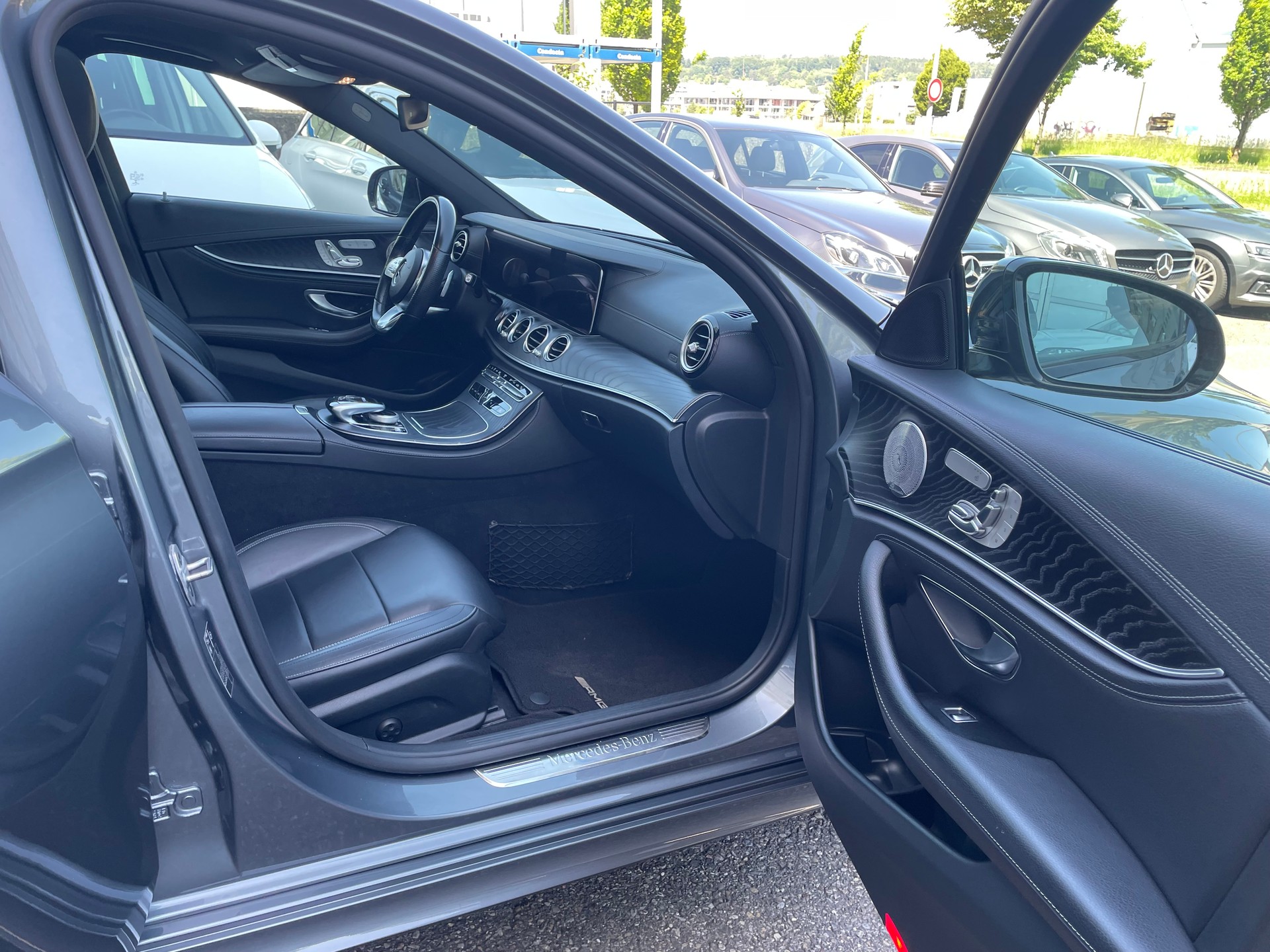 MERCEDES-BENZ E 400 d 4Matic AMG Line 9G-Tronic-image-8