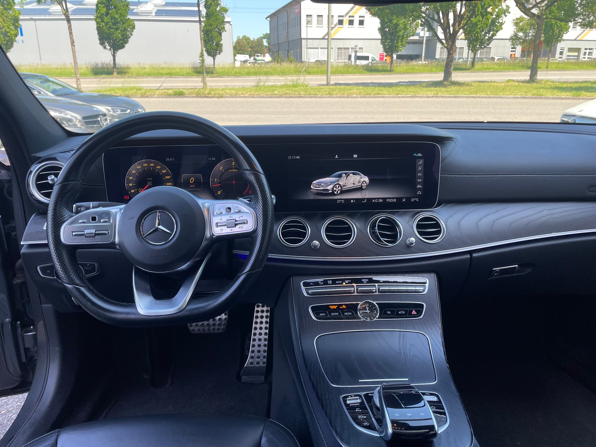 MERCEDES-BENZ E 400 d 4Matic AMG Line 9G-Tronic-image-11