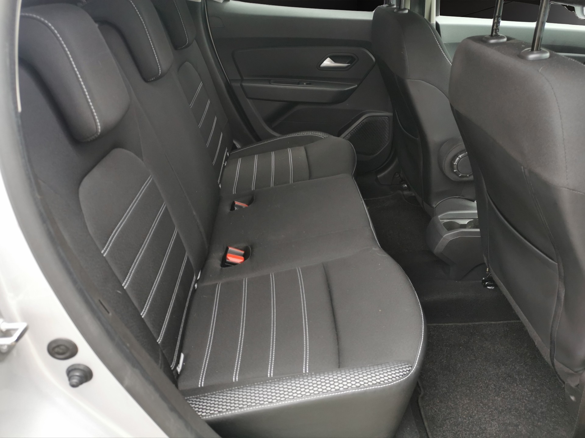 DACIA Duster 1.2 T Prestige 4x4-image-10