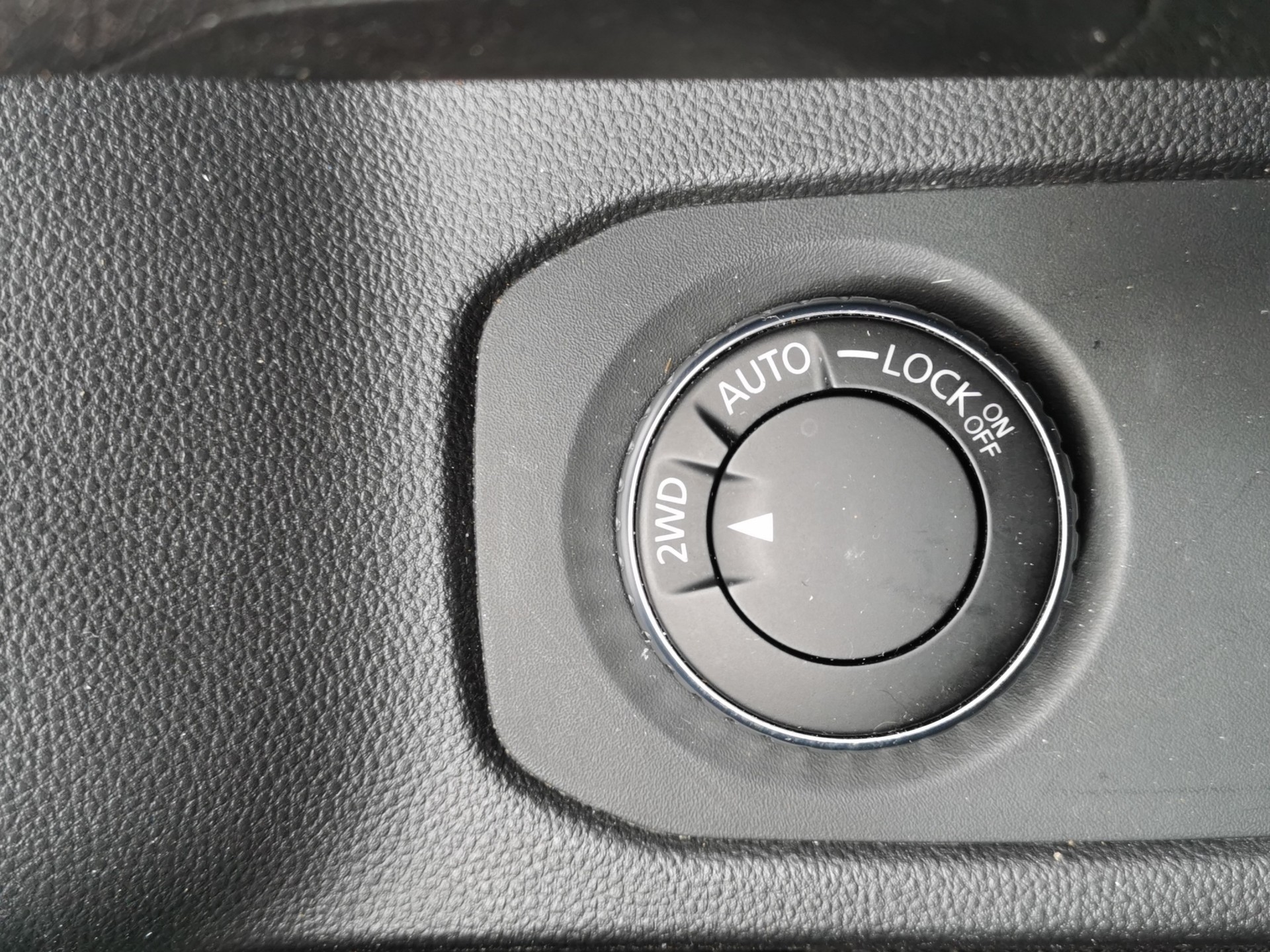 DACIA Duster 1.2 T Prestige 4x4-image-17