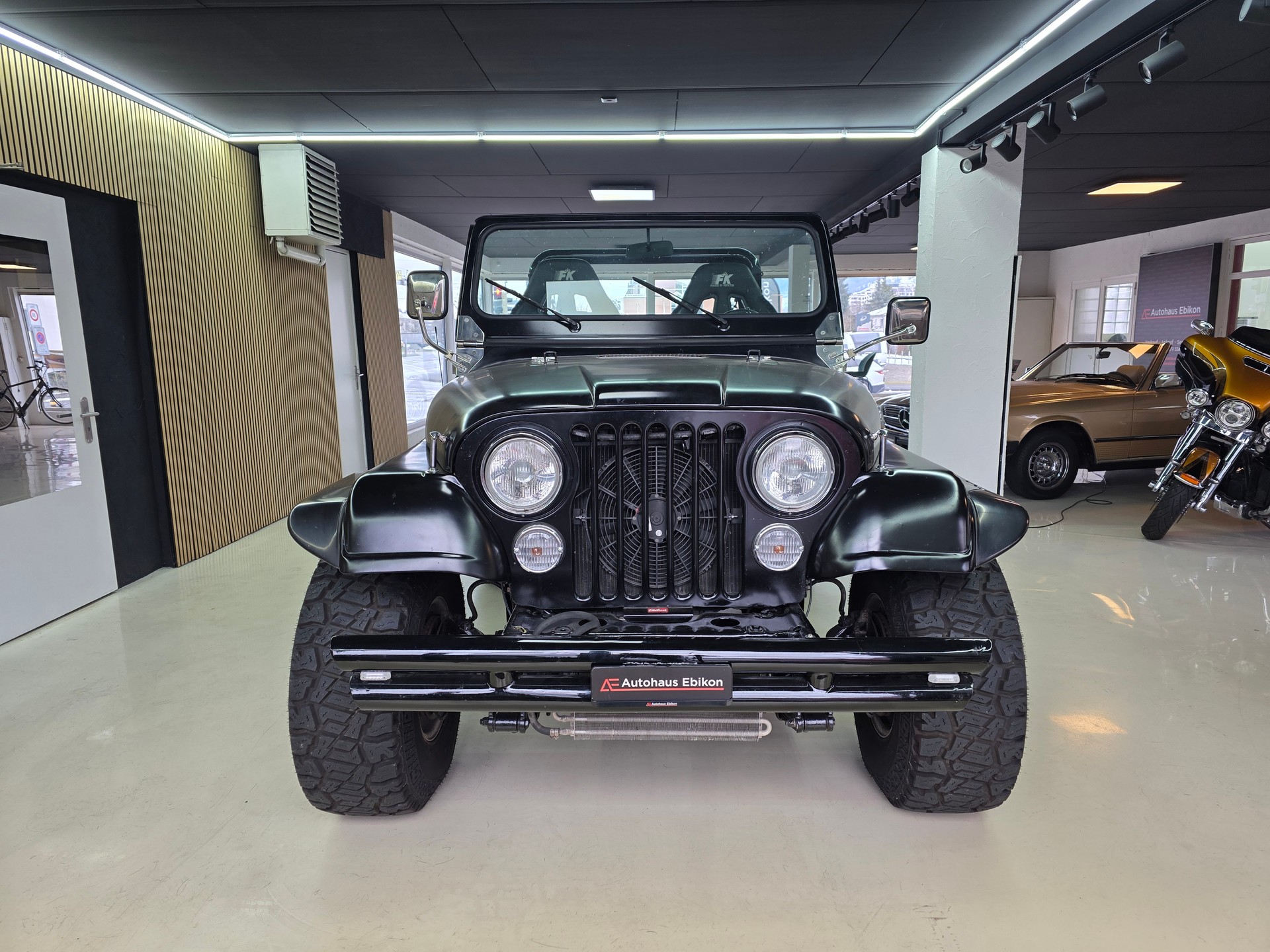 JEEP Jeep CJ-7 7.4 Chevi Big Block-showroom-element-1