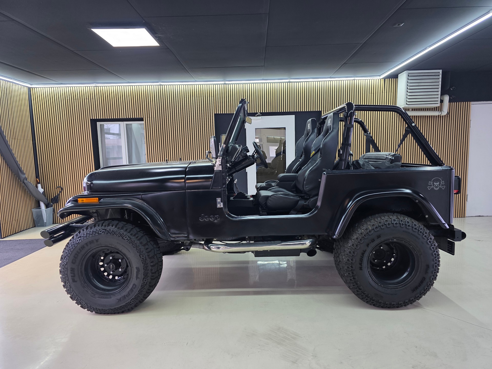 JEEP Jeep CJ-7 7.4 Chevi Big Block-showroom-element-3