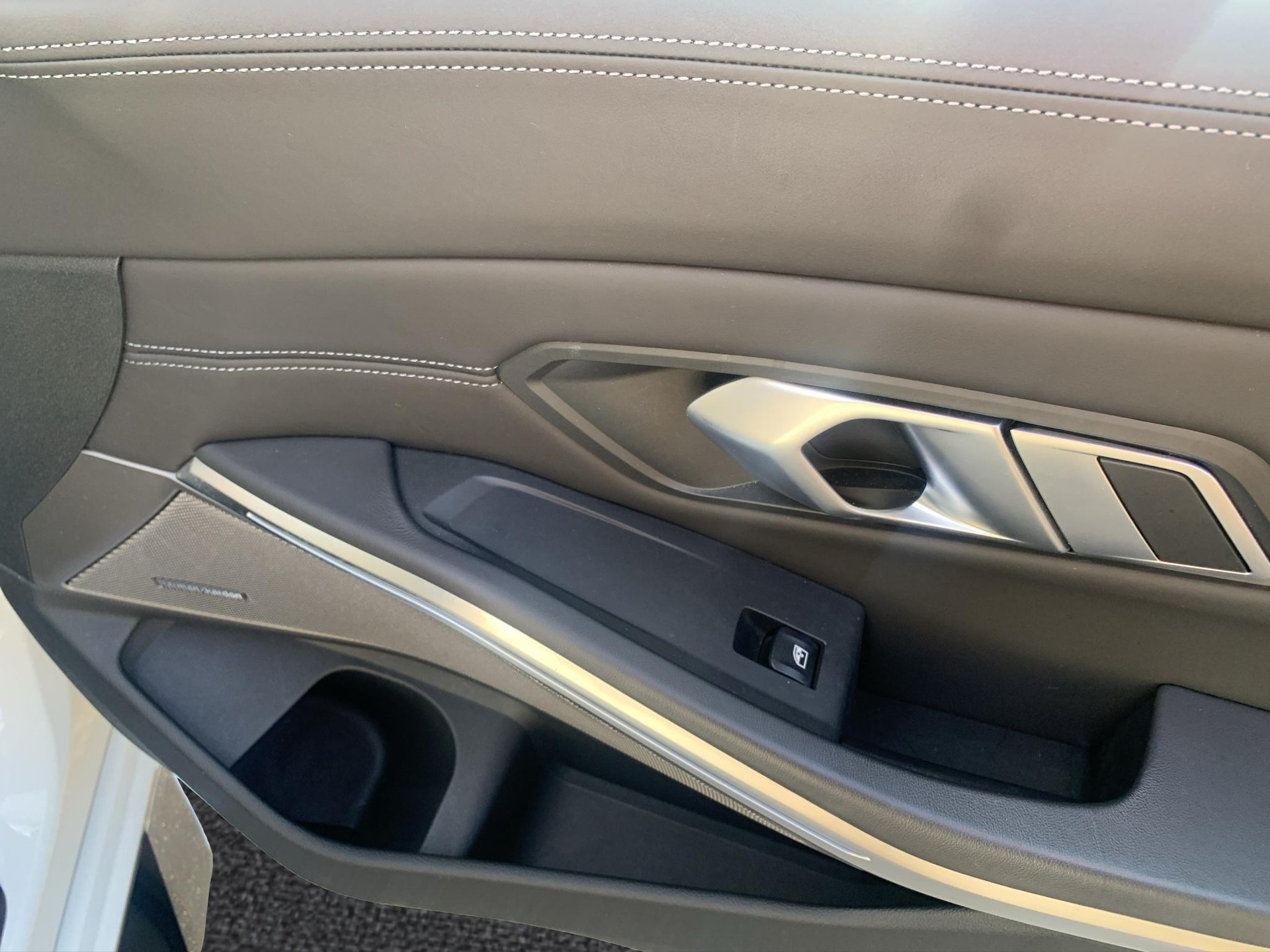 BMW M3 Competition M xDrive-image-19