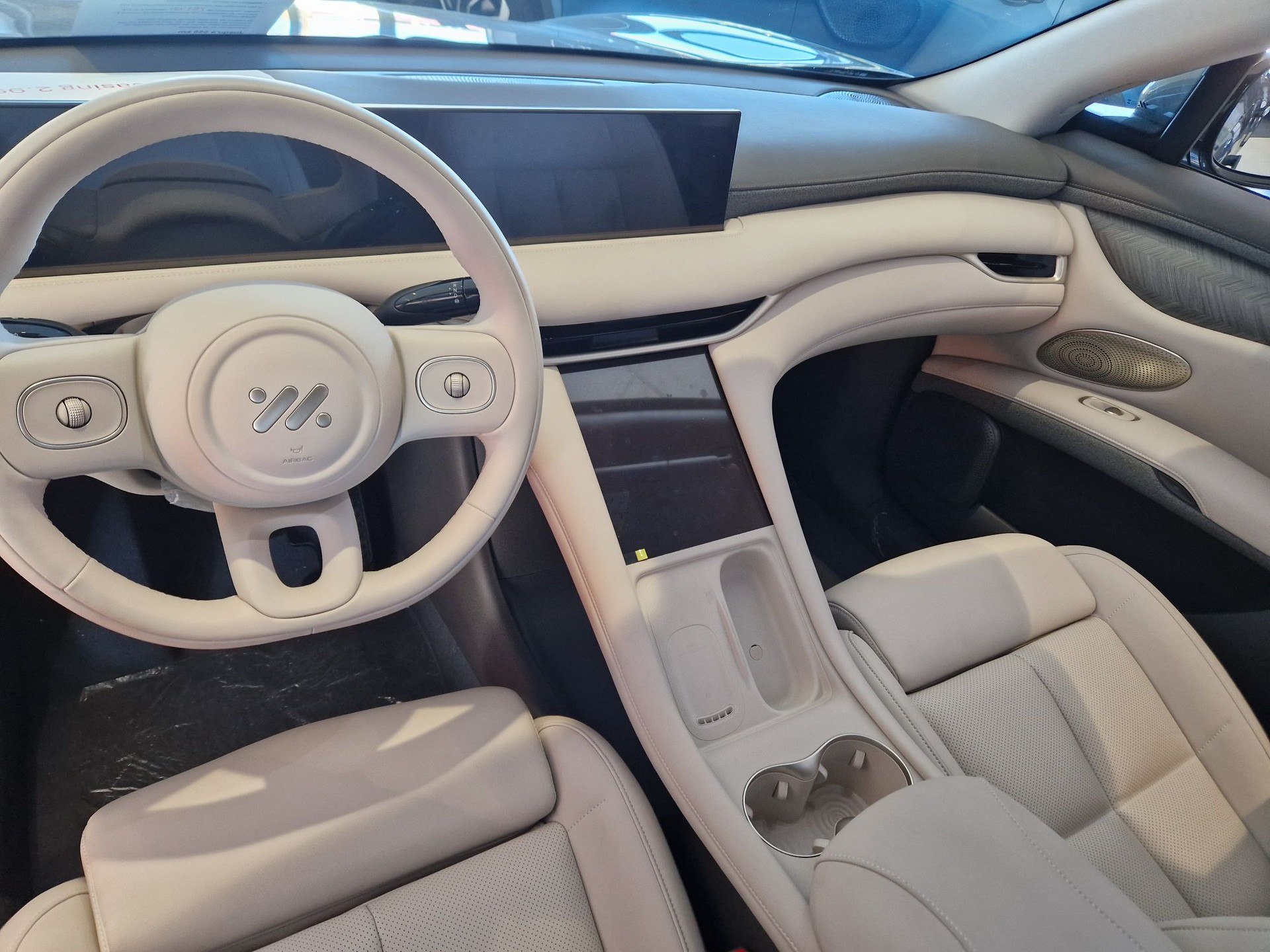 MG IM6 EV 100kWh Performance 21"-image-10