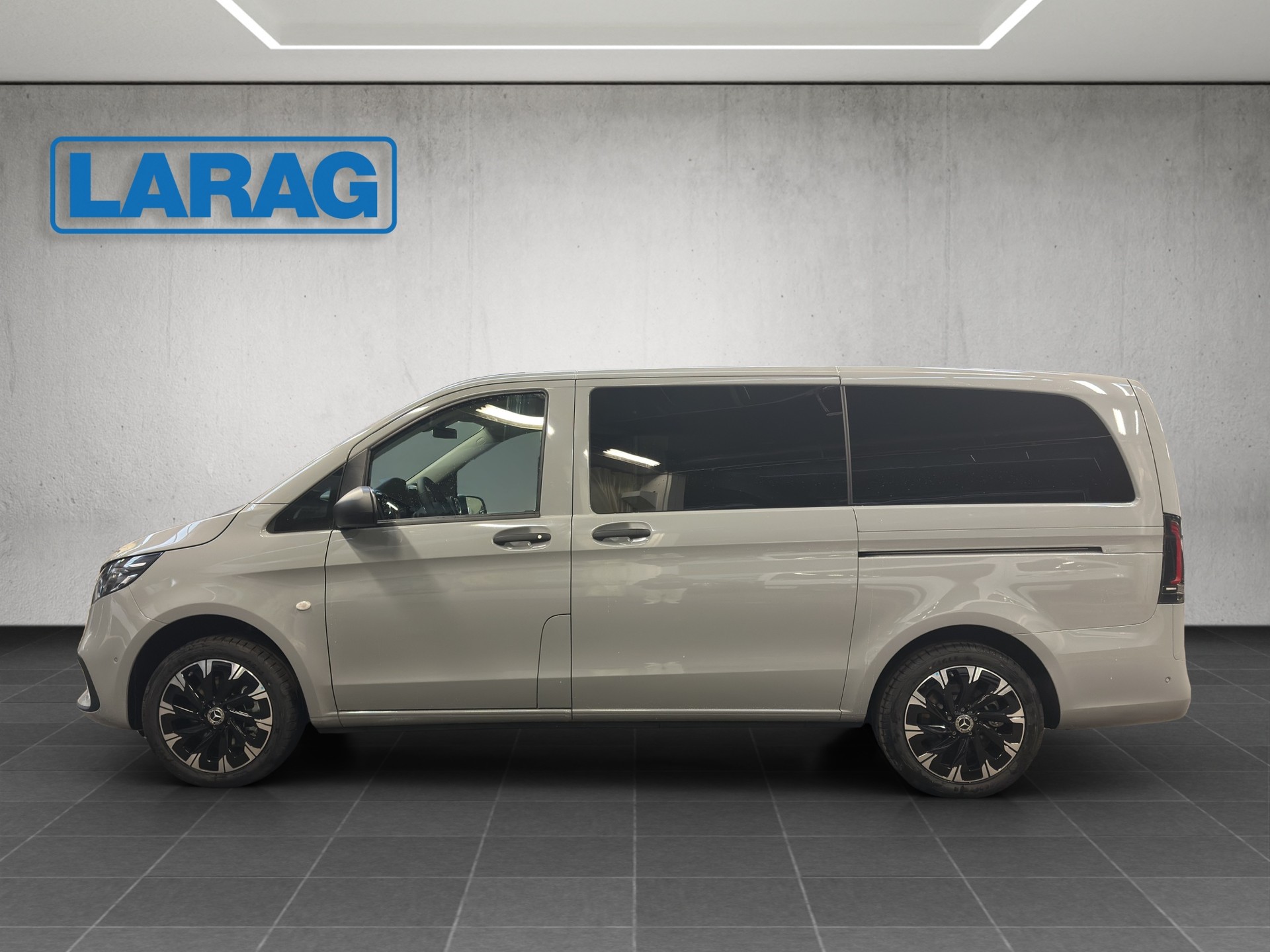 MERCEDES-BENZ Vito 116 CDI Lang Tourer 9G-Tronic 4M Select-image-2