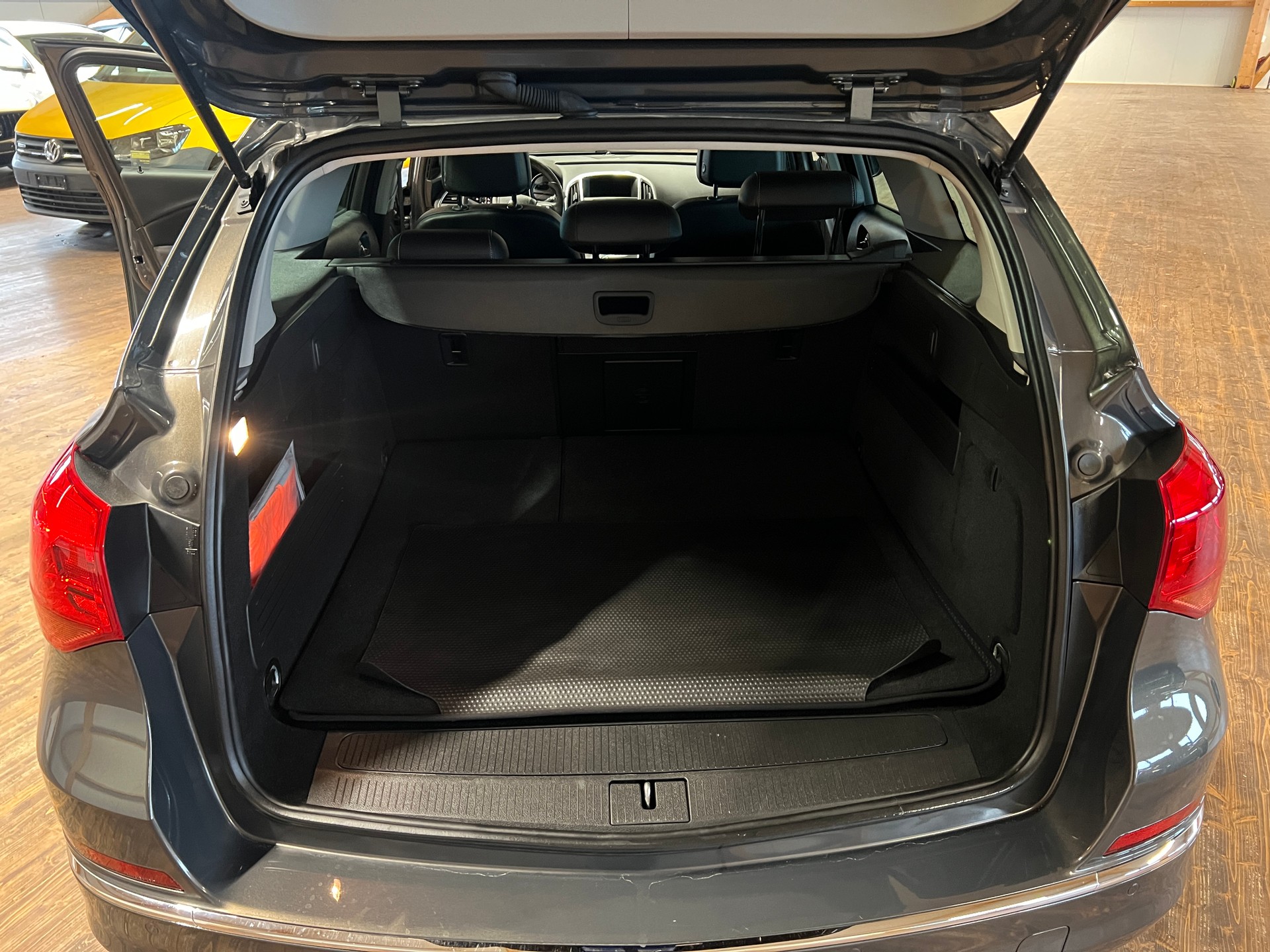 OPEL Astra SportsTourer 1.4i 16V Turbo-image-13