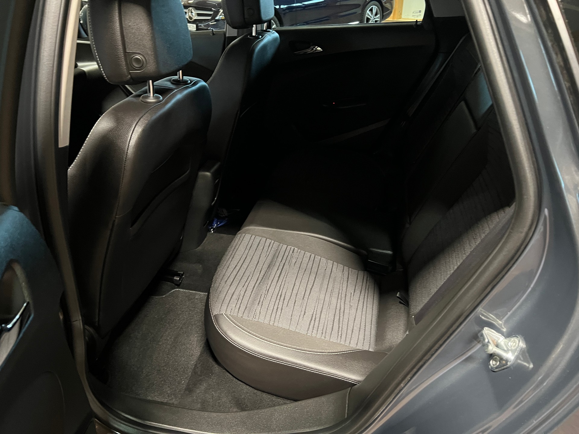 OPEL Astra SportsTourer 1.4i 16V Turbo-image-12