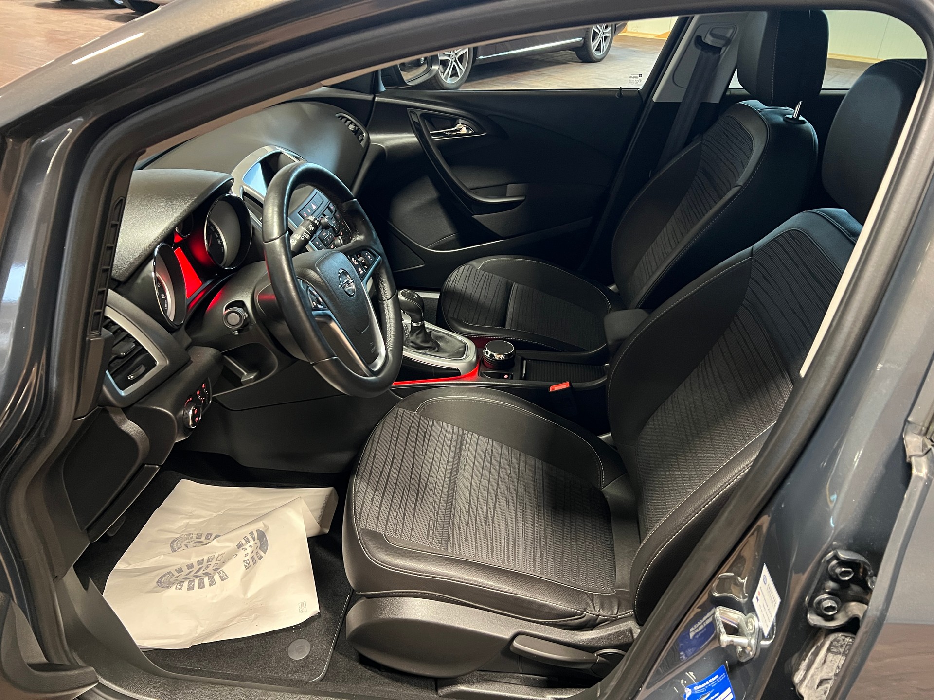 OPEL Astra SportsTourer 1.4i 16V Turbo-image-8