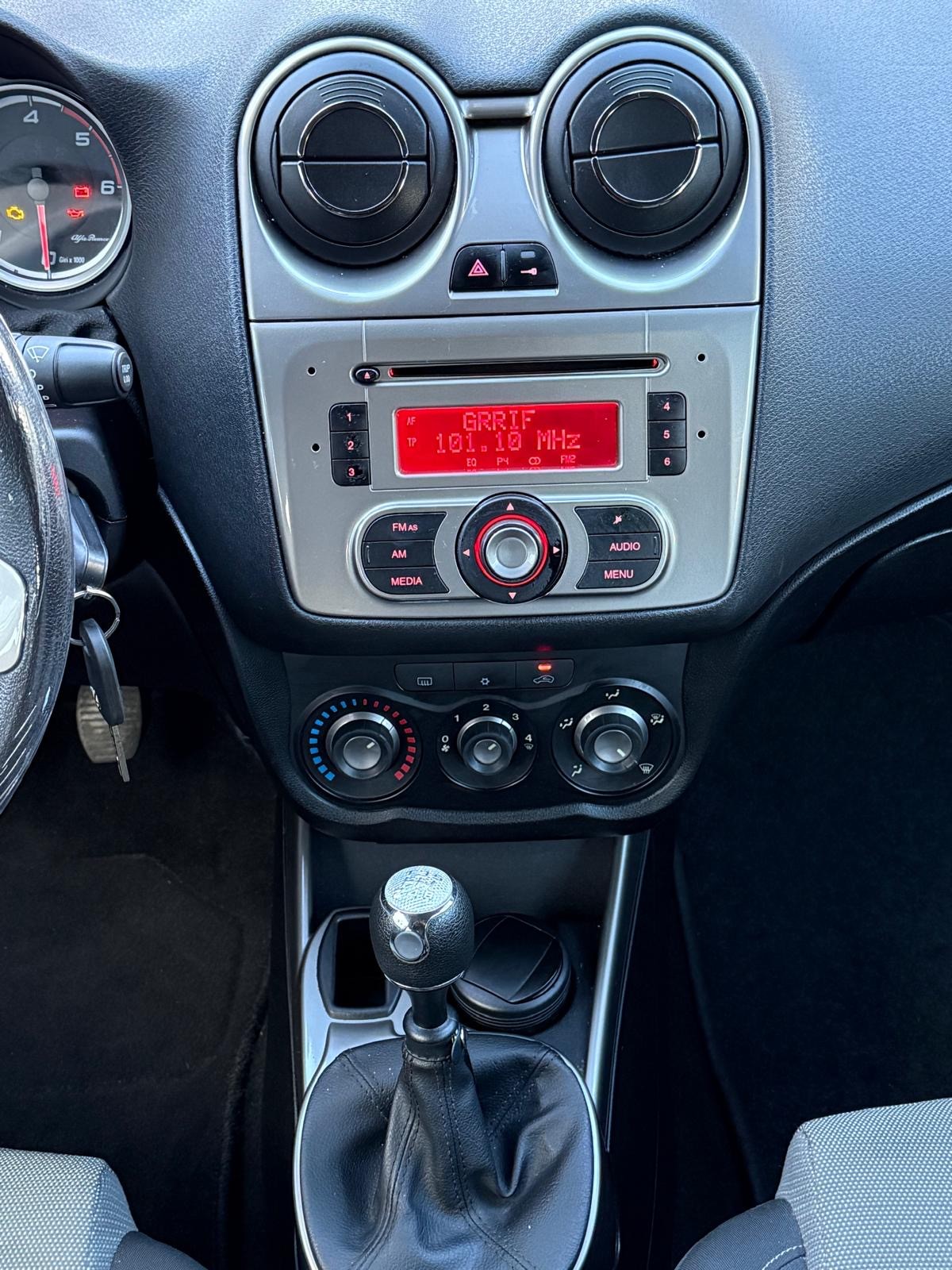 ALFA ROMEO MiTo 1.3 JTDm-image-6