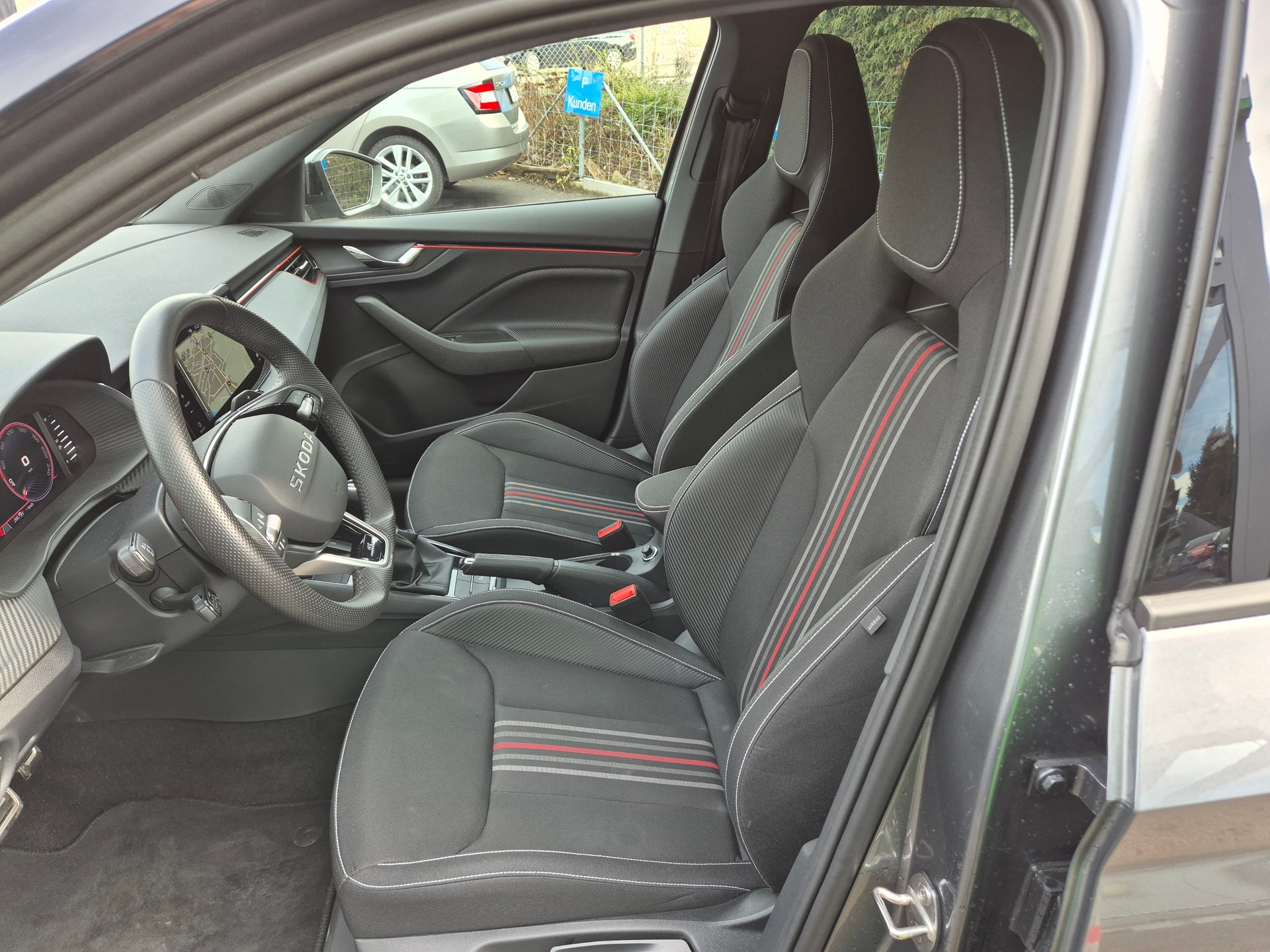 SKODA Kamiq 1.5 TSI Monte Carlo DSG-image-10
