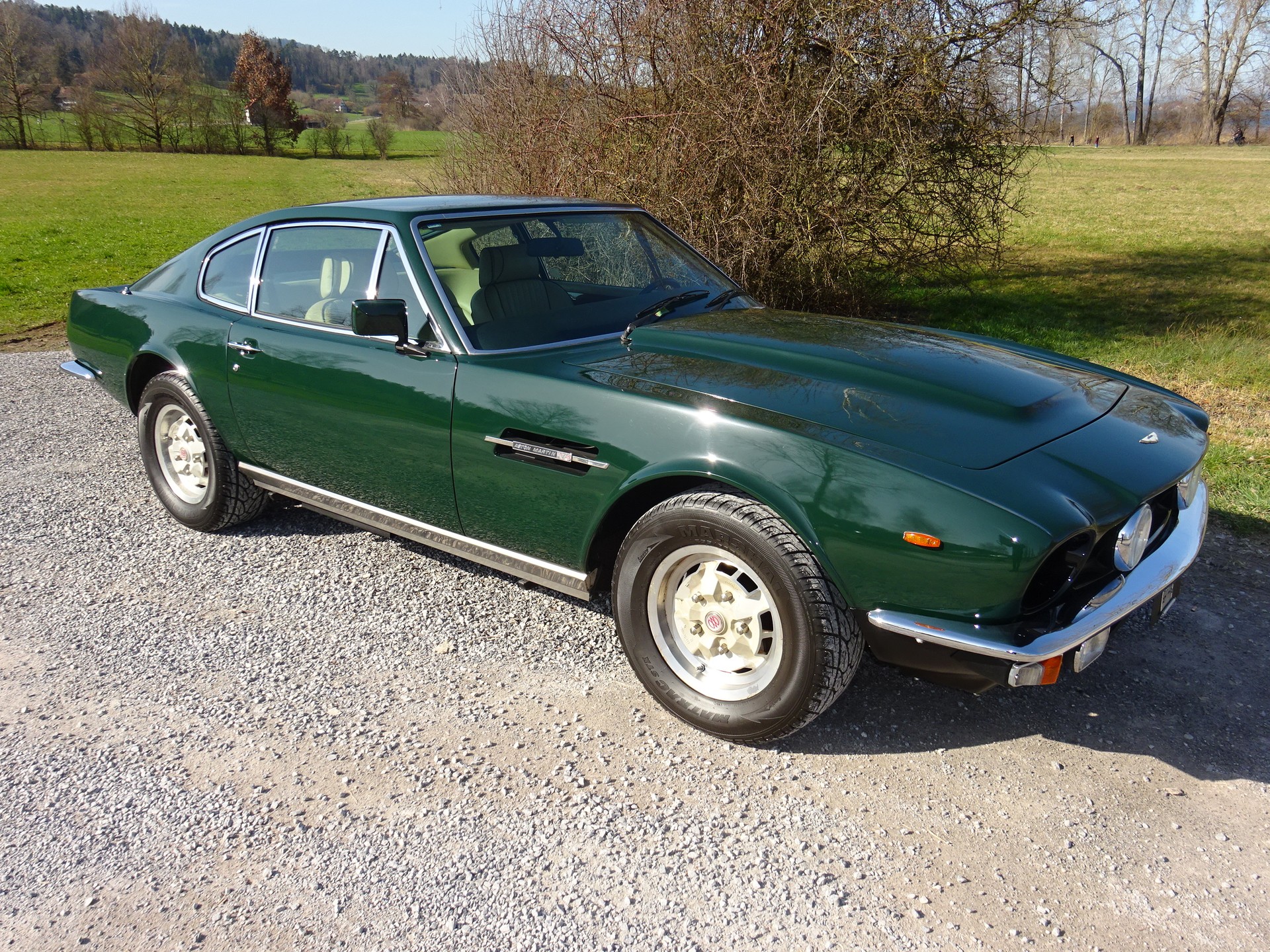 ASTON MARTIN V8 OI-image-4