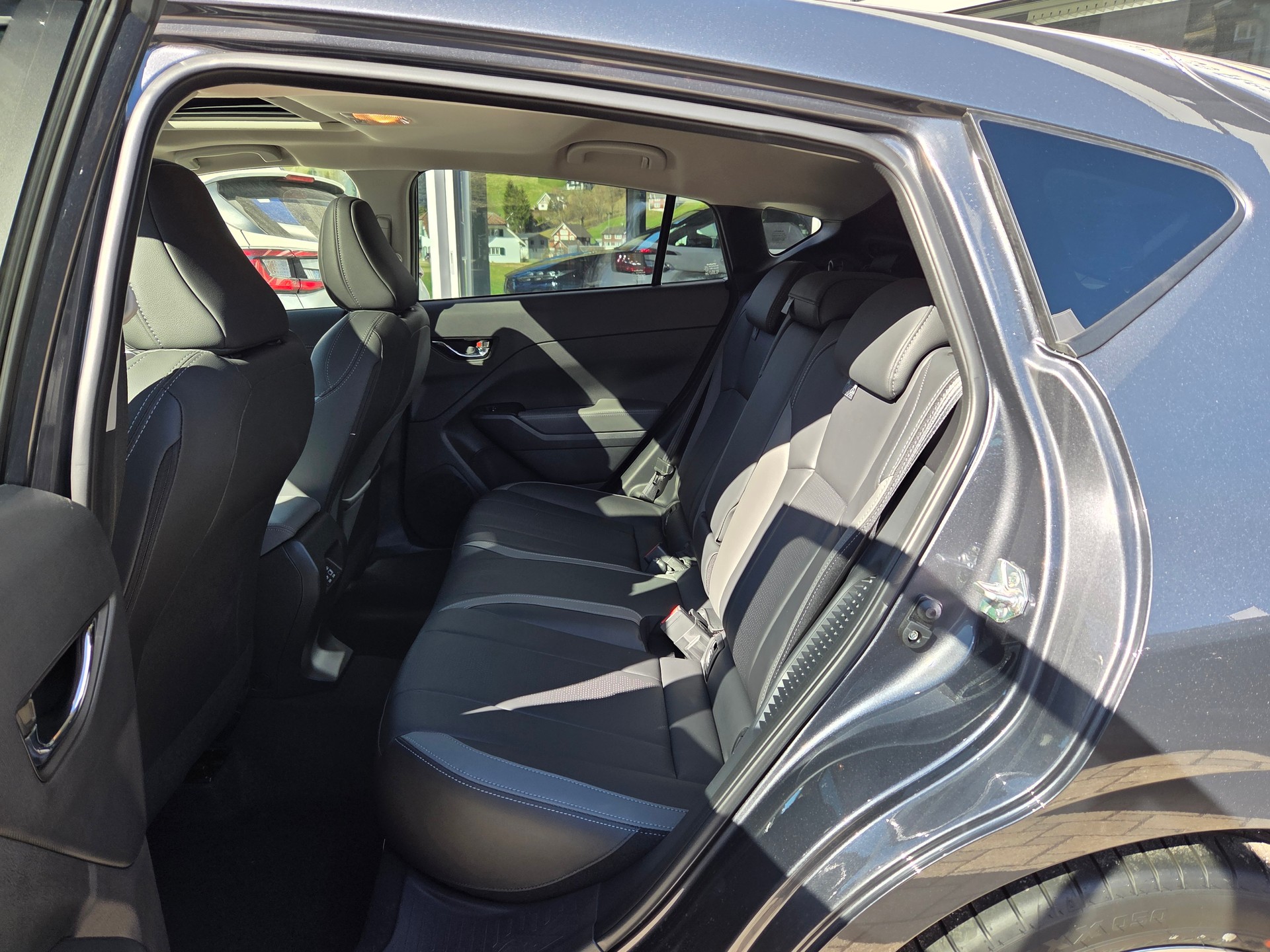 SUBARU Impreza 2.0 e-Boxer Luxury AWD Lineartronic-image-4