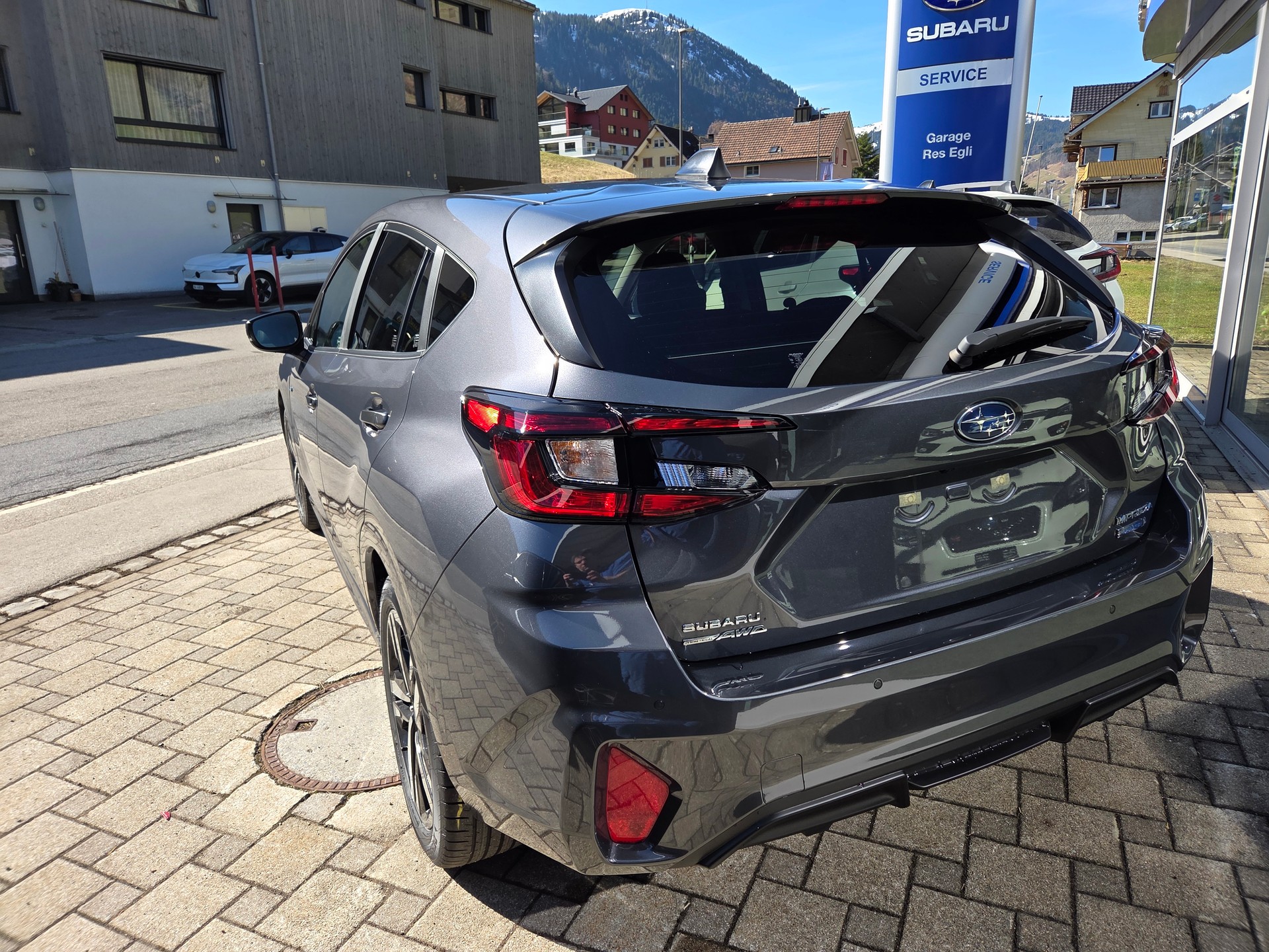 SUBARU Impreza 2.0 e-Boxer Luxury AWD Lineartronic-image-2