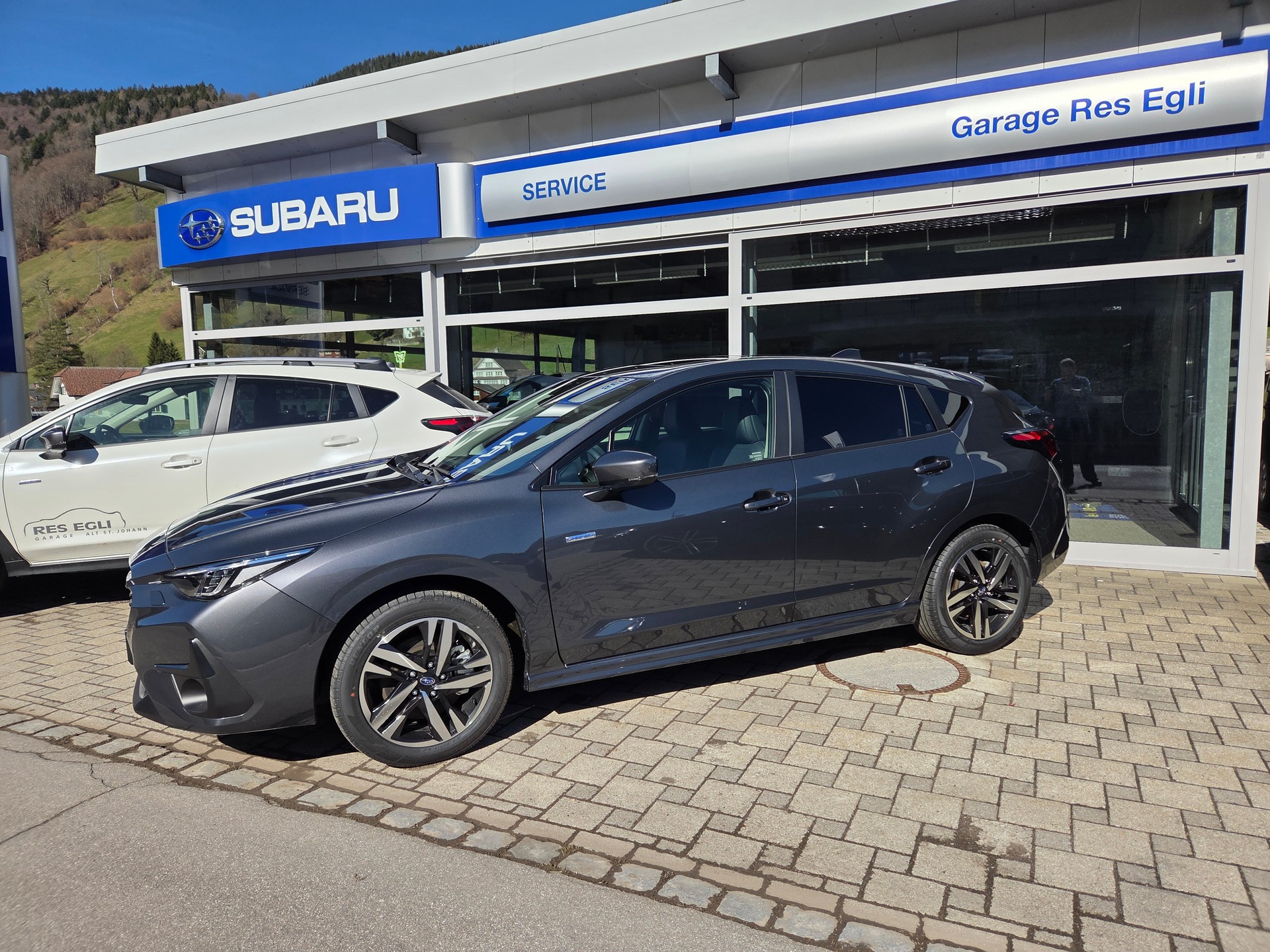 SUBARU Impreza 2.0 e-Boxer Luxury AWD Lineartronic-image-1