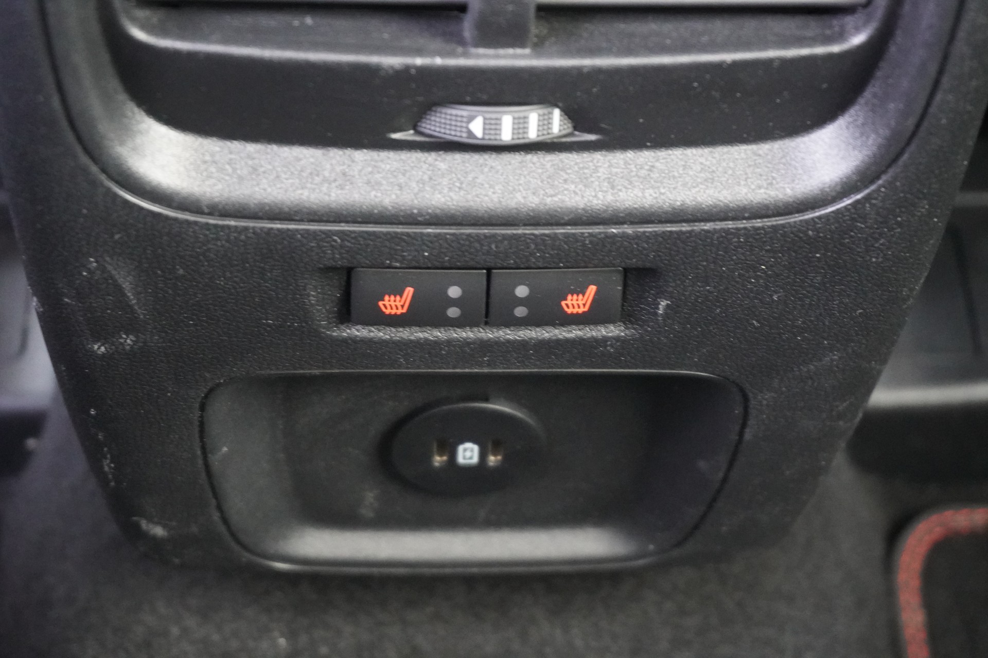 FORD Kuga 2.5 PHEV ST-Line-image-14