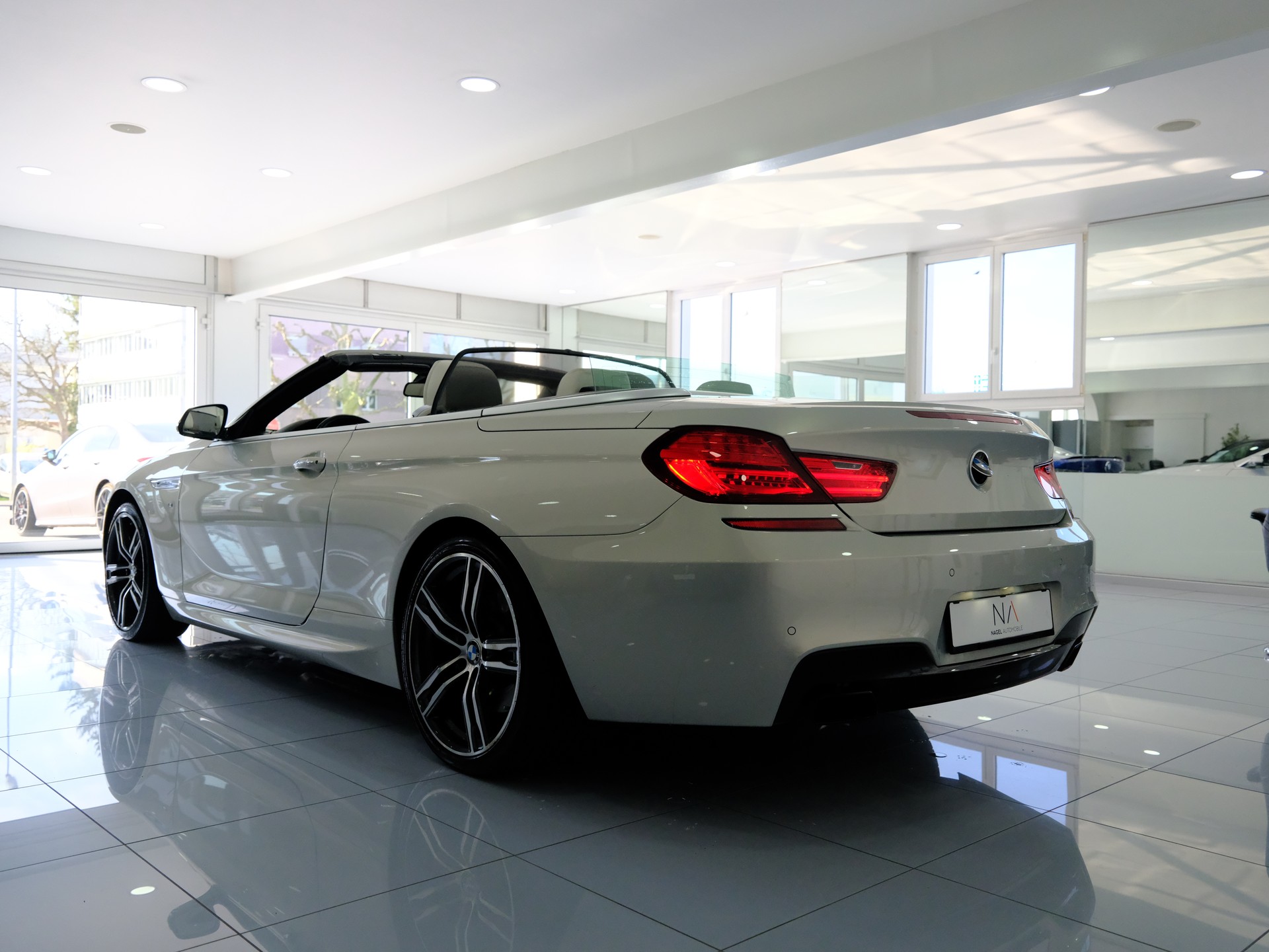 BMW 650i Cabrio xDrive-image-4