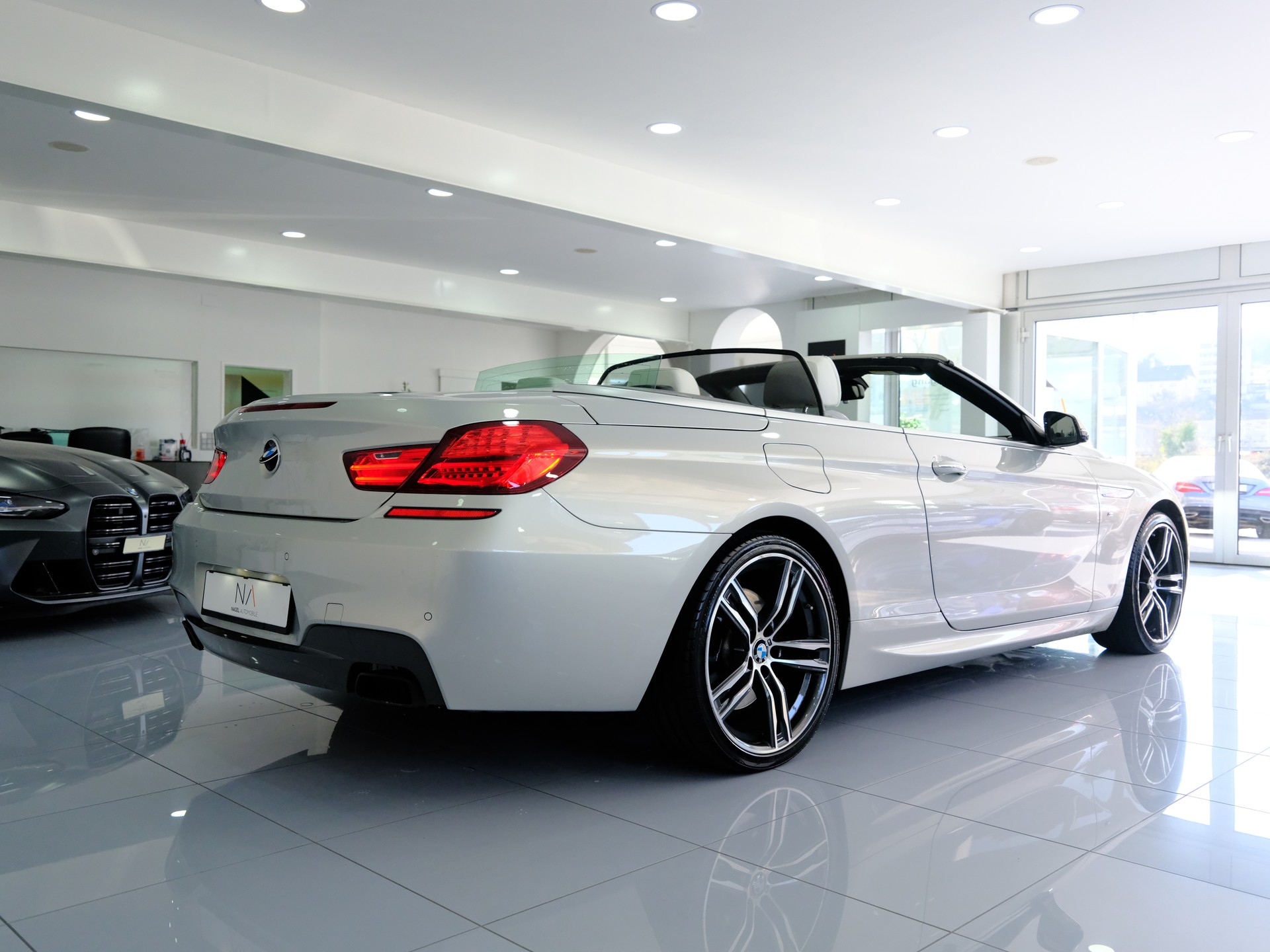 BMW 650i Cabrio xDrive-image-6