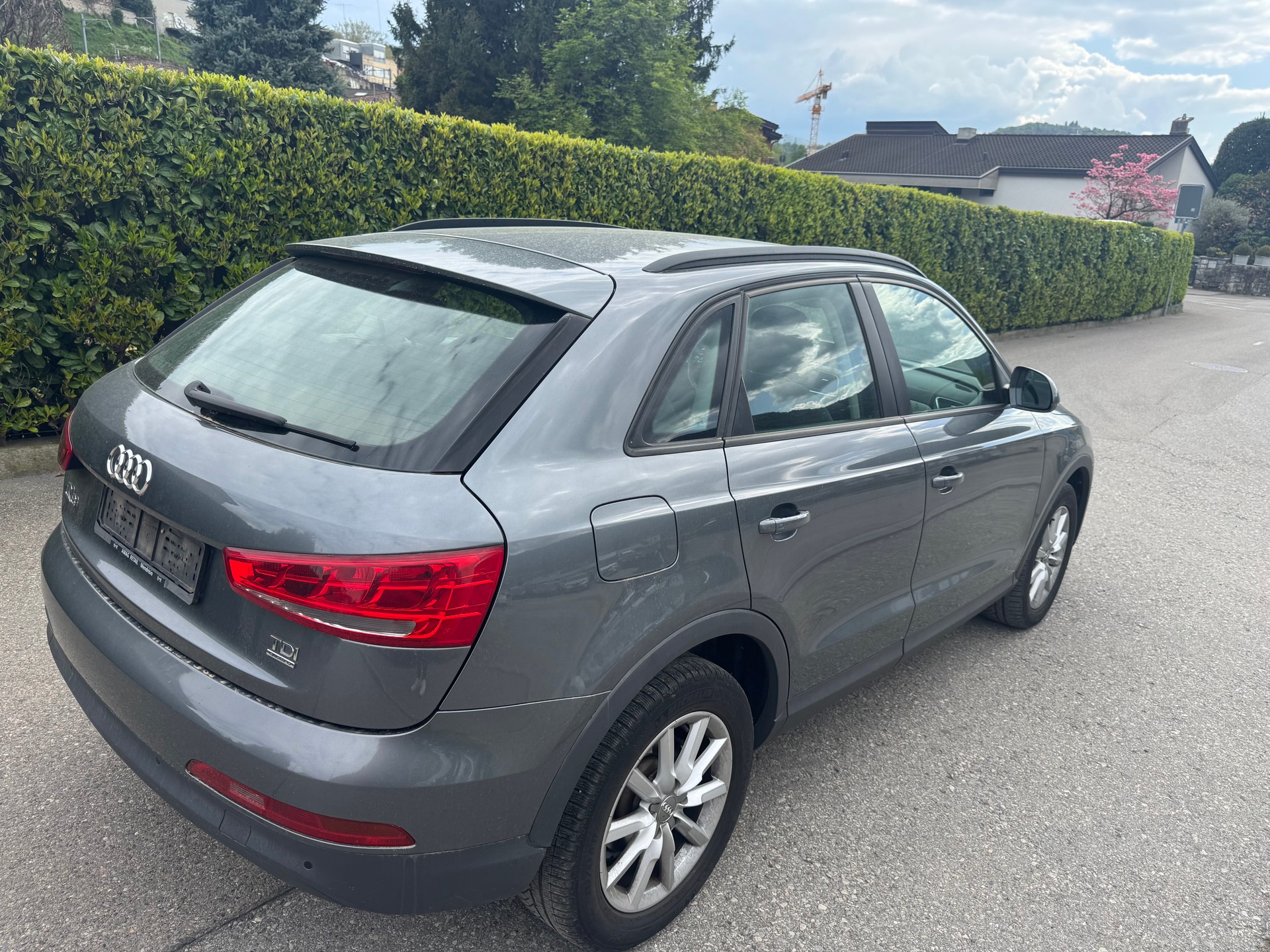 AUDI Q3 2.0 TDI quattro-image-3