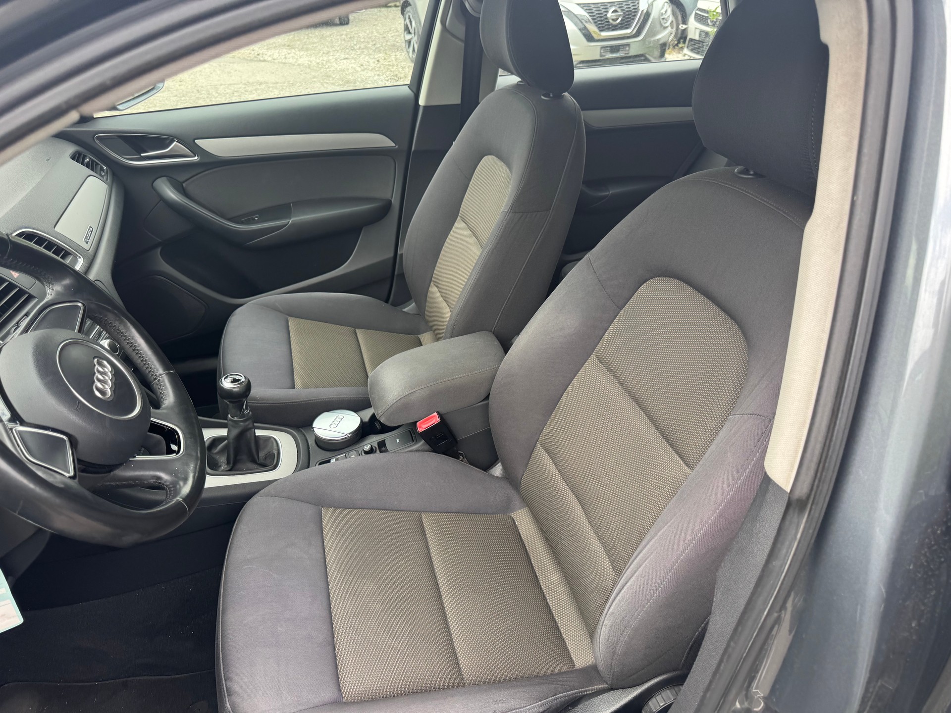 AUDI Q3 2.0 TDI quattro-image-7
