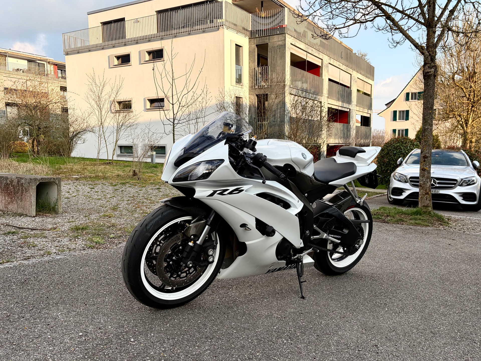 YAMAHA YZF-R6-image-1