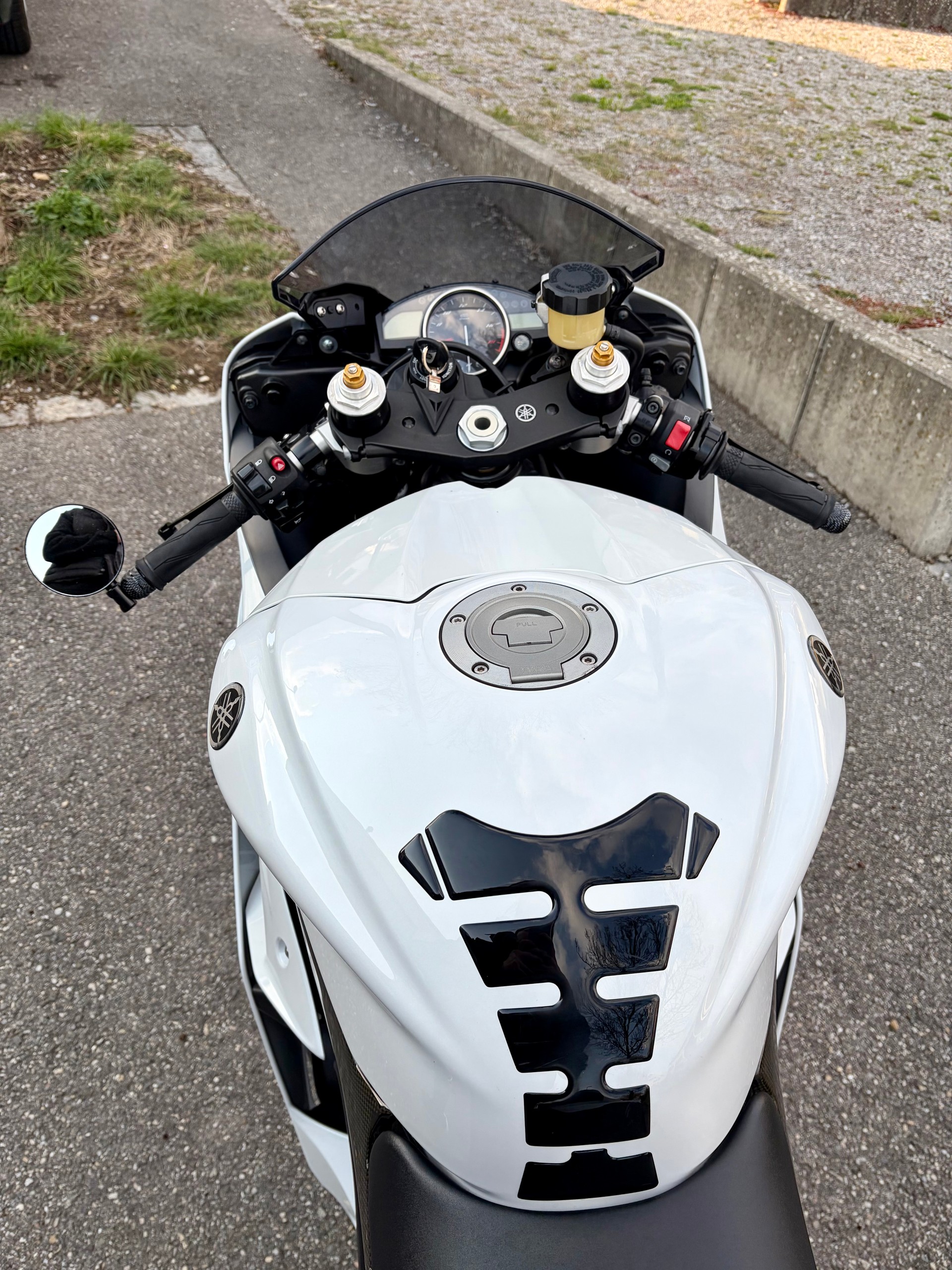 YAMAHA YZF-R6-image-7