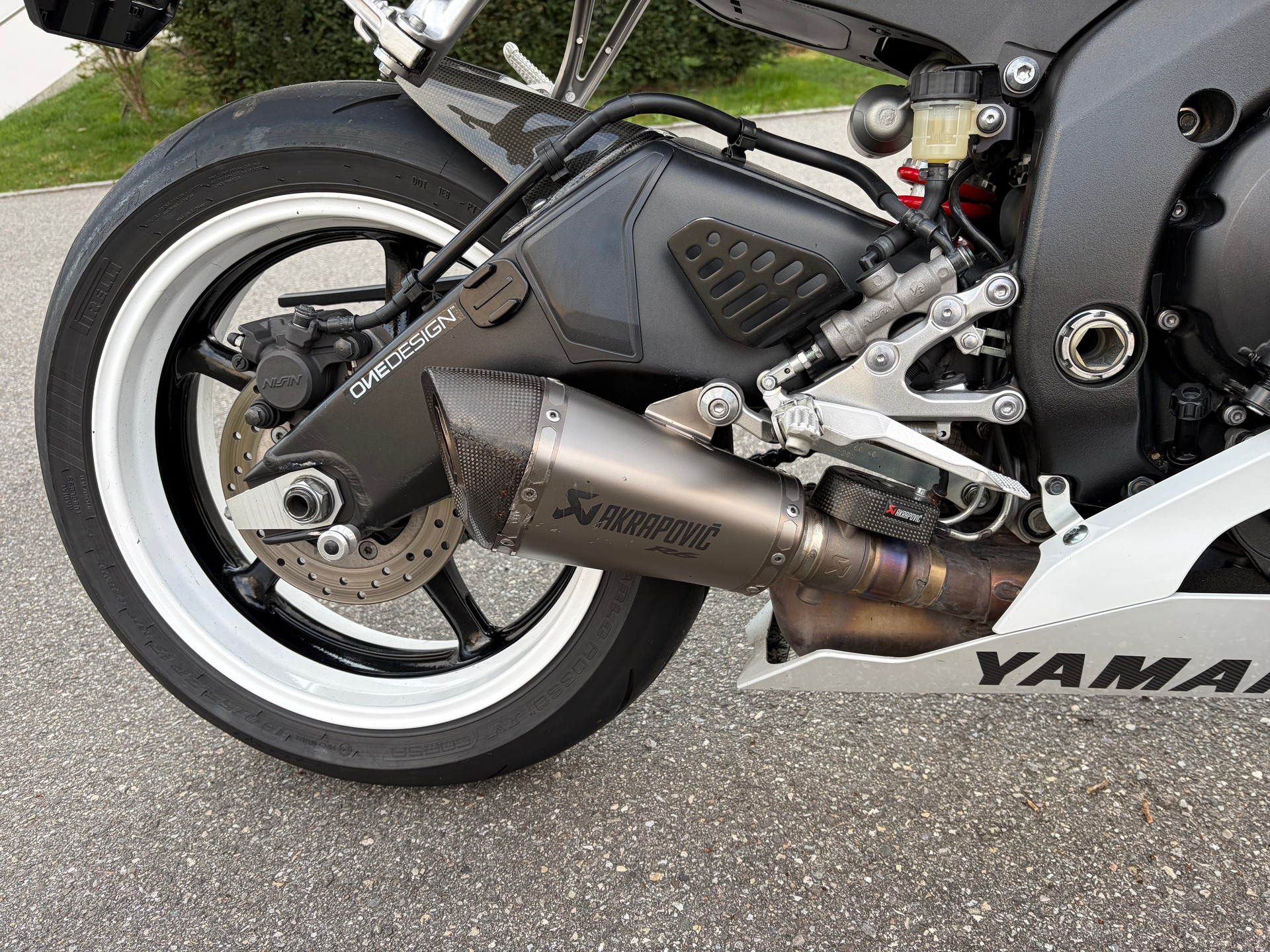 YAMAHA YZF-R6-image-10
