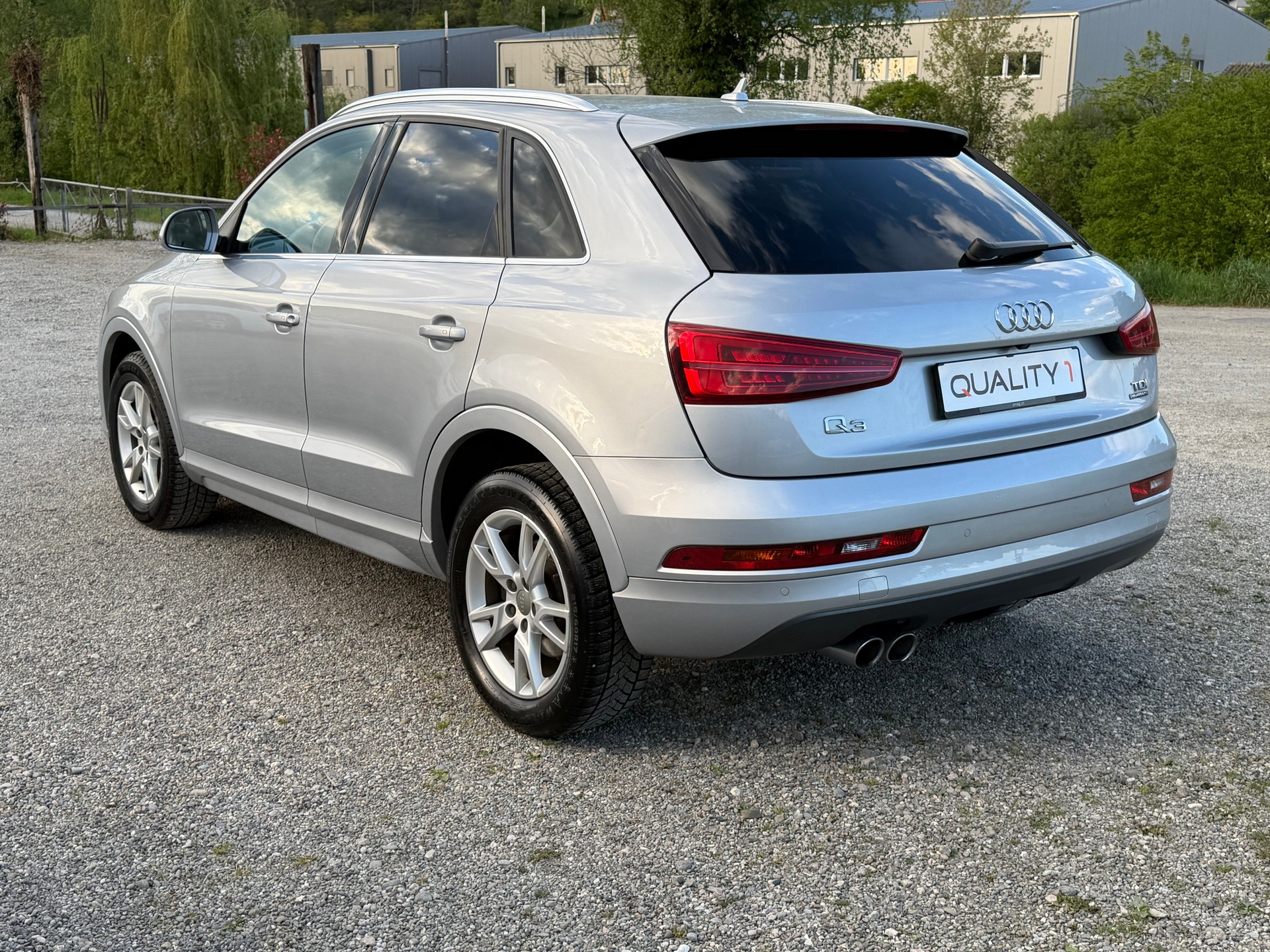 AUDI Q3 2.0 TDI sport quattro S-tronic-image-3