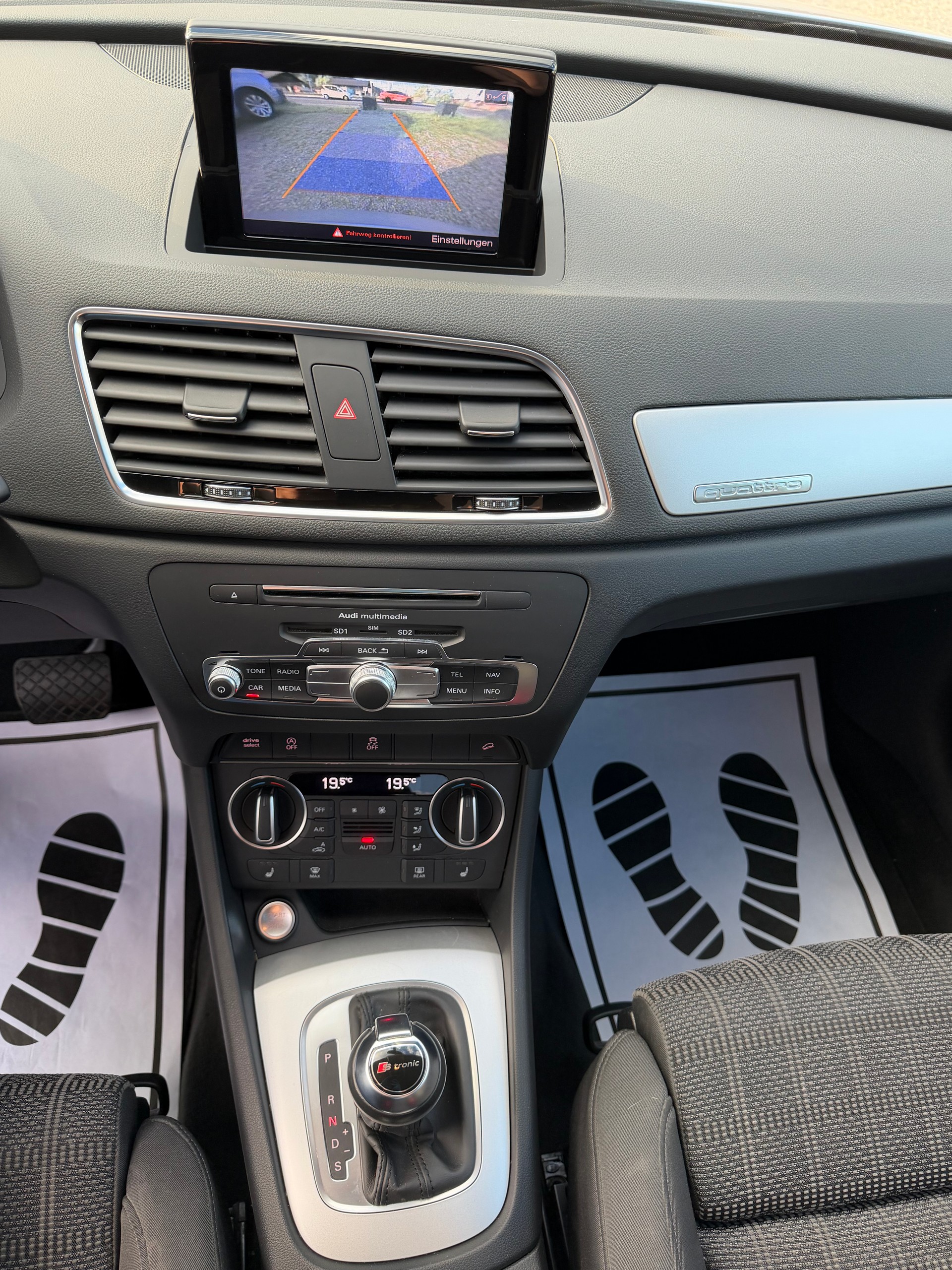 AUDI Q3 2.0 TDI sport quattro S-tronic-image-10