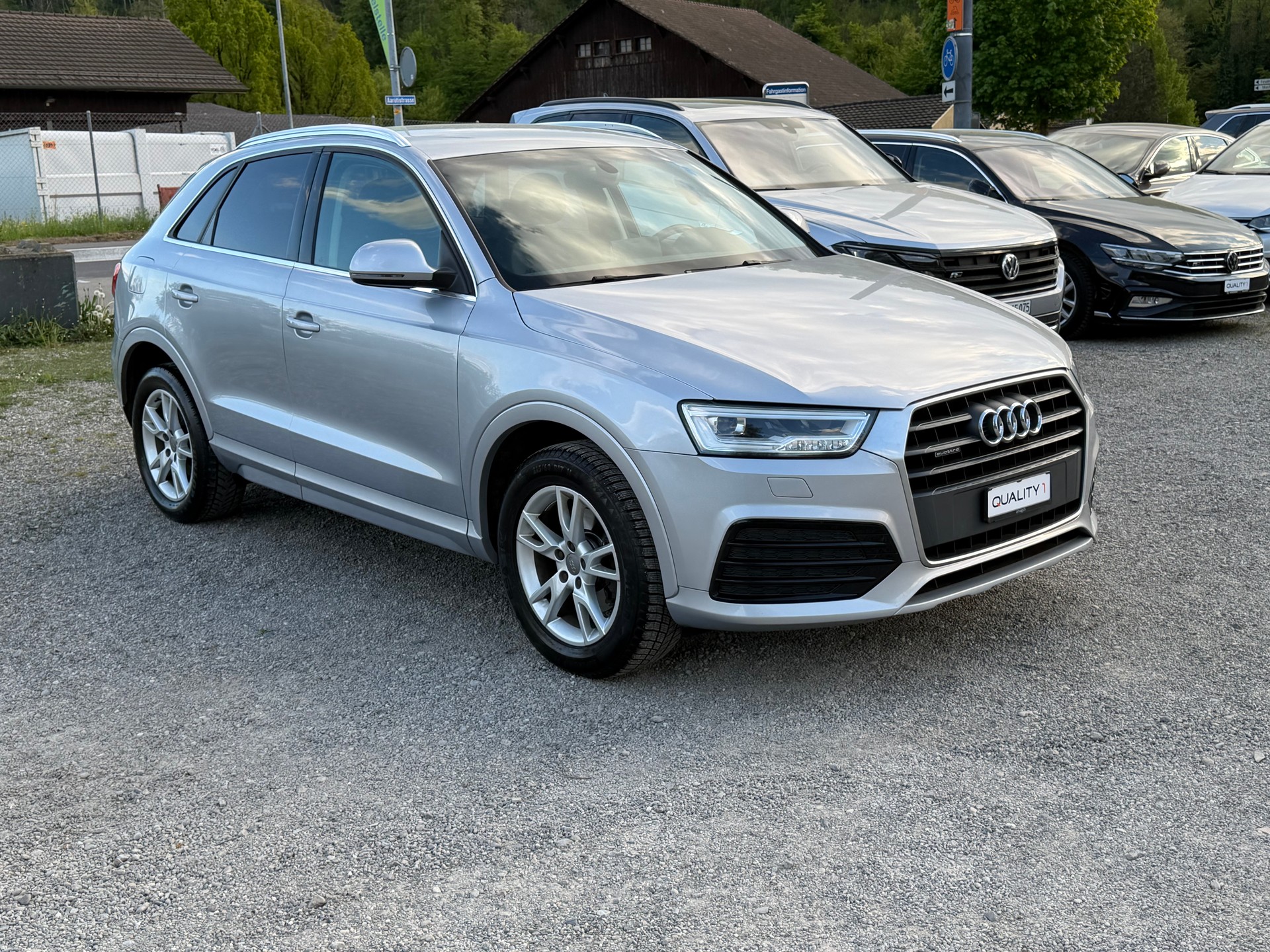 AUDI Q3 2.0 TDI sport quattro S-tronic-image-1